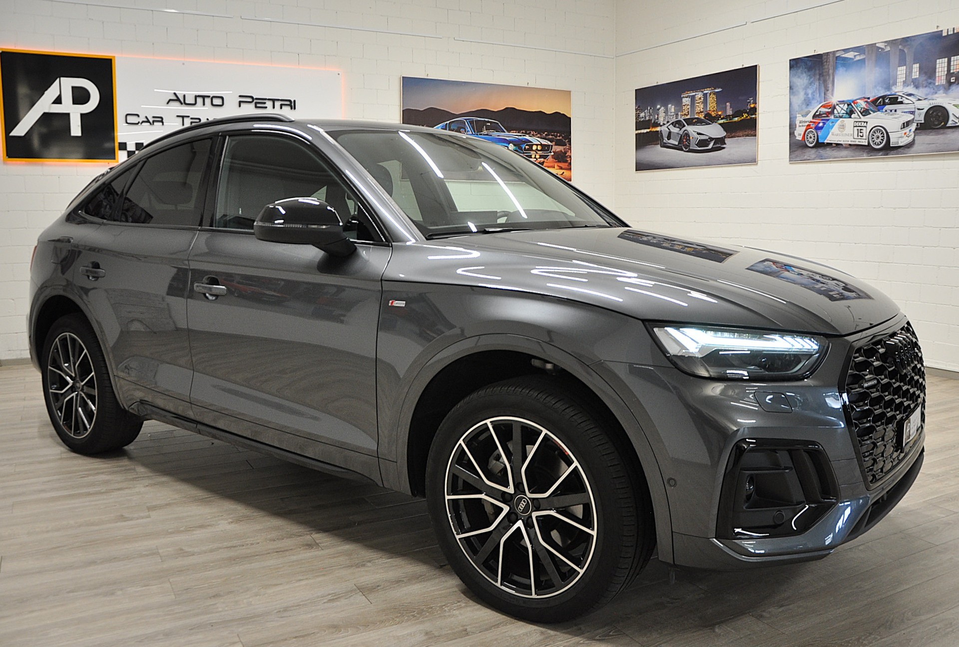 AUDI Q5 Sportback 40 TDI Blackedition quattro S-tronic-image-5