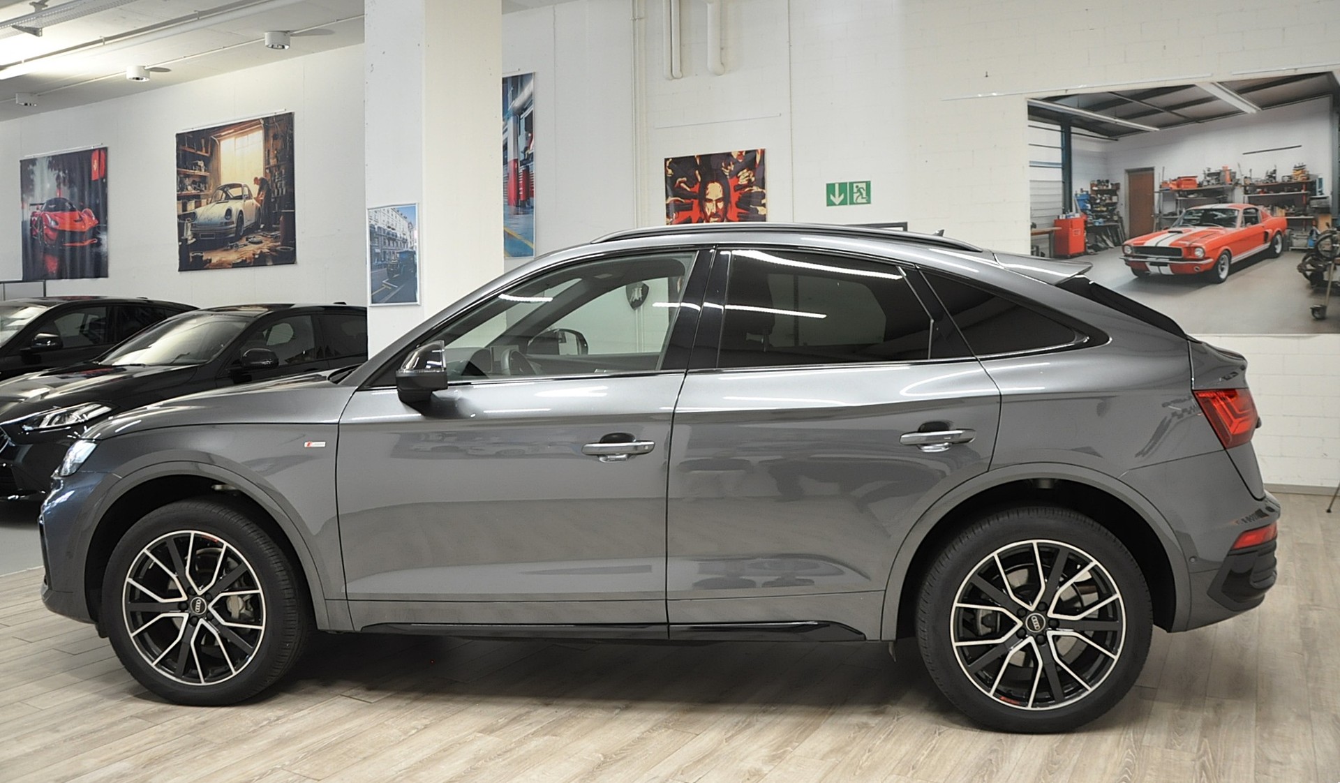 AUDI Q5 Sportback 40 TDI Blackedition quattro S-tronic-image-2