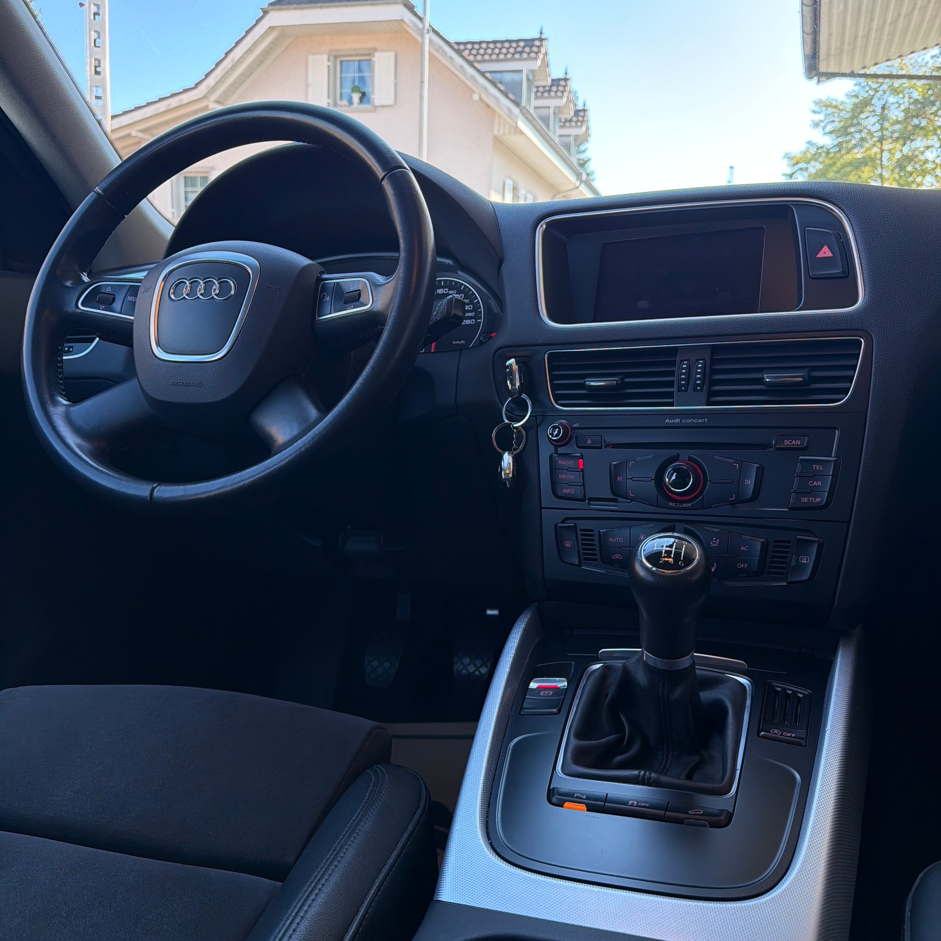 AUDI Q5 2.0 TFSI quattro-image-9
