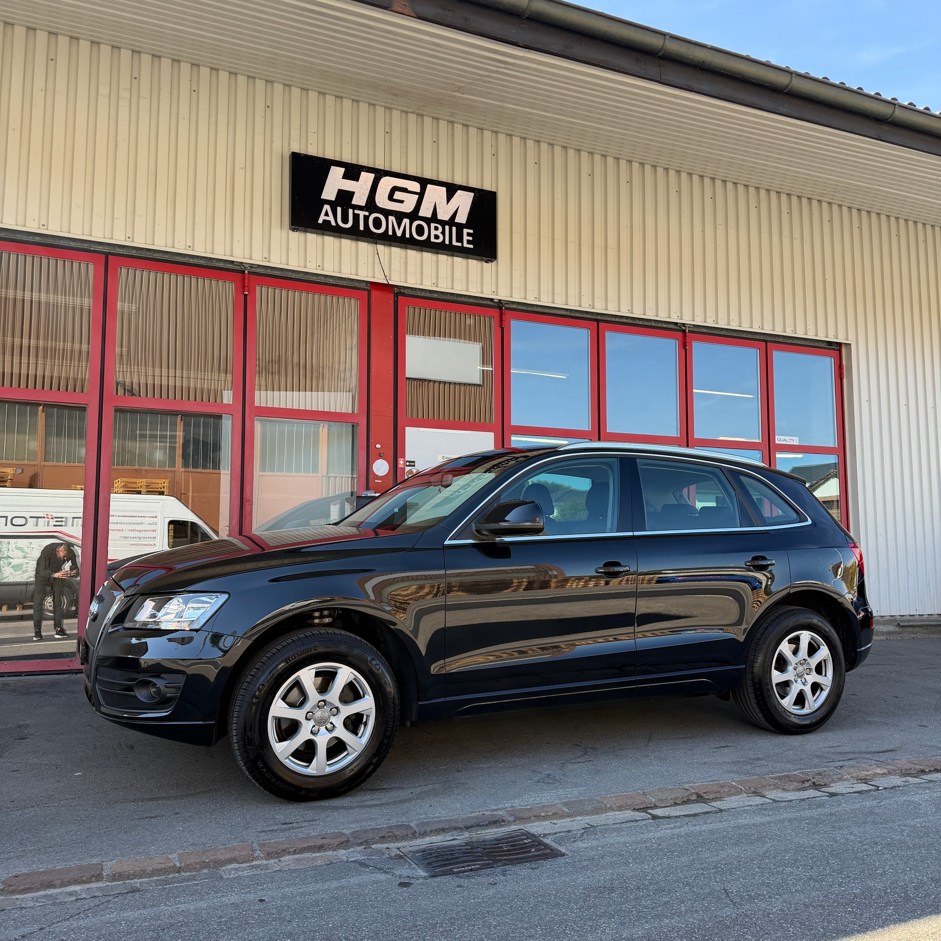 AUDI Q5 2.0 TFSI quattro-image-2