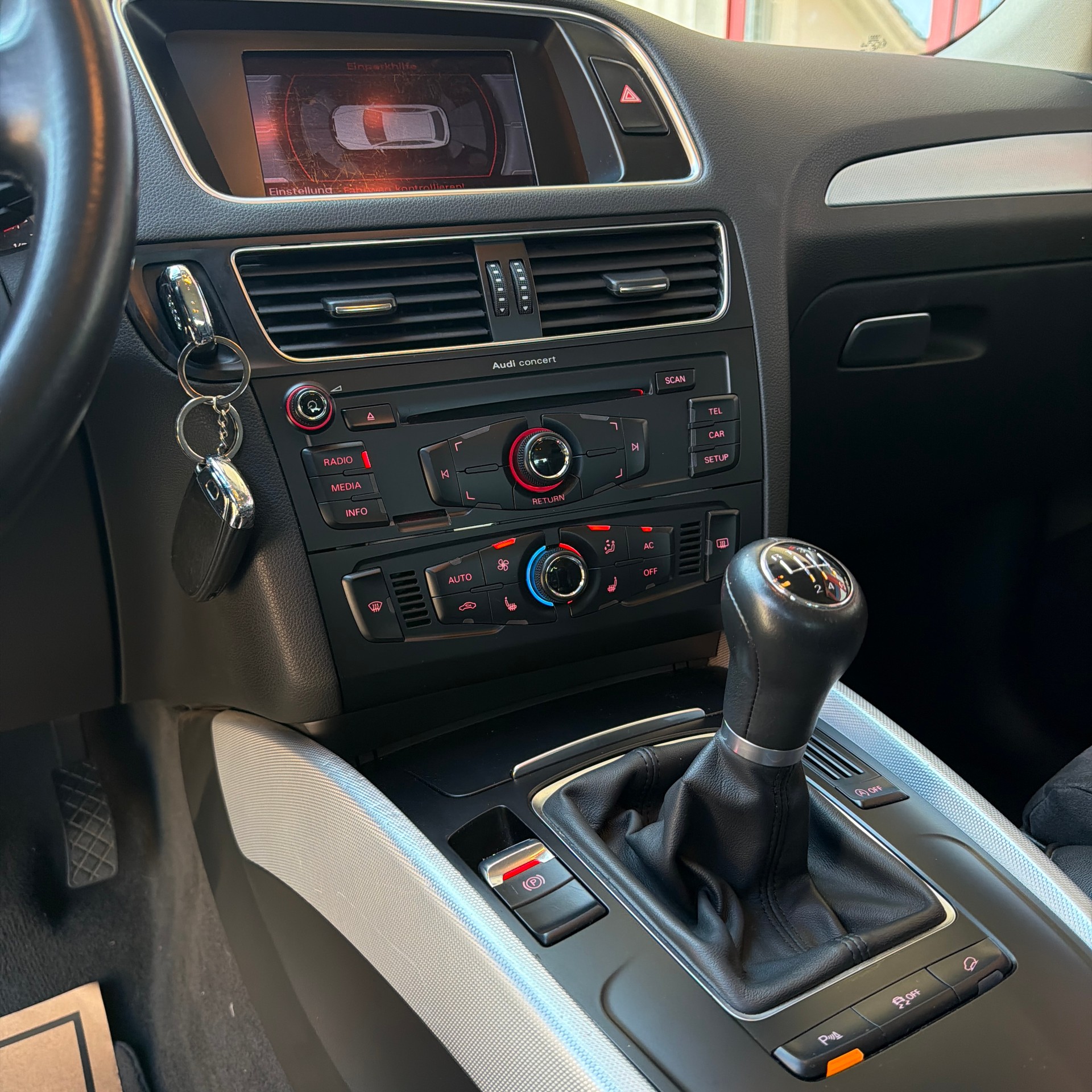 AUDI Q5 2.0 TFSI quattro-image-11