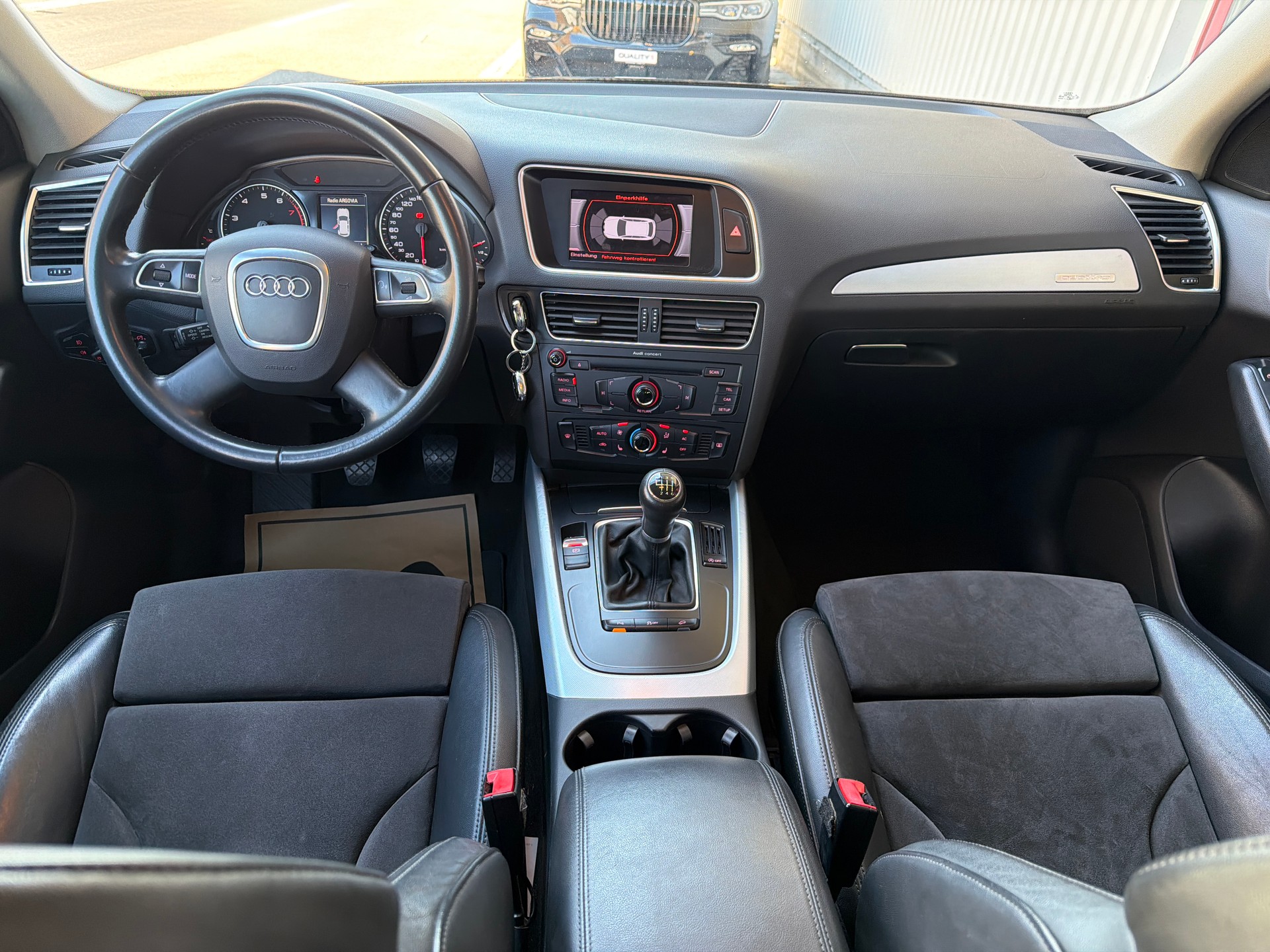 AUDI Q5 2.0 TFSI quattro-image-8