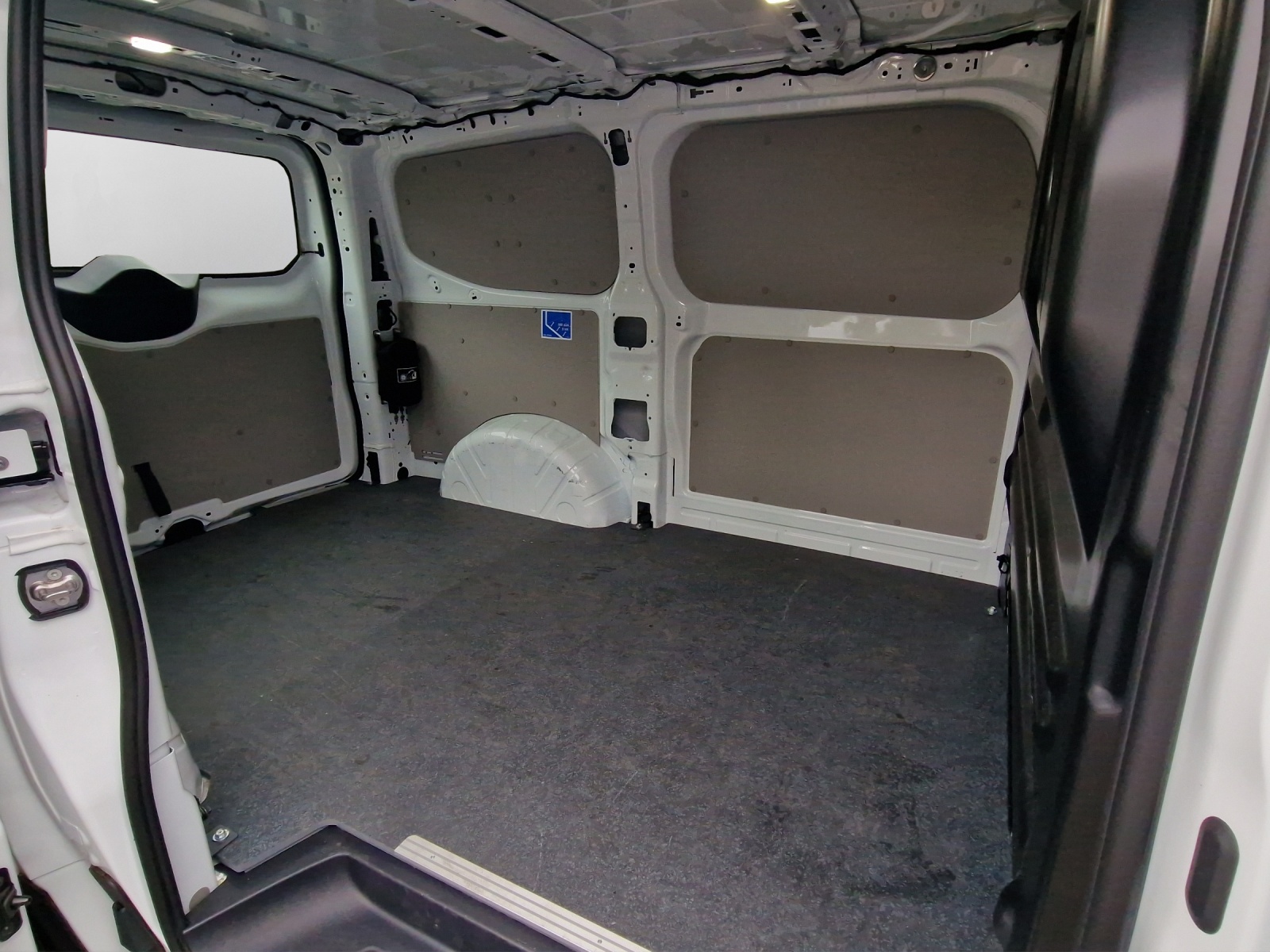 VW Transporter 2.0 TDI Automat-image-14