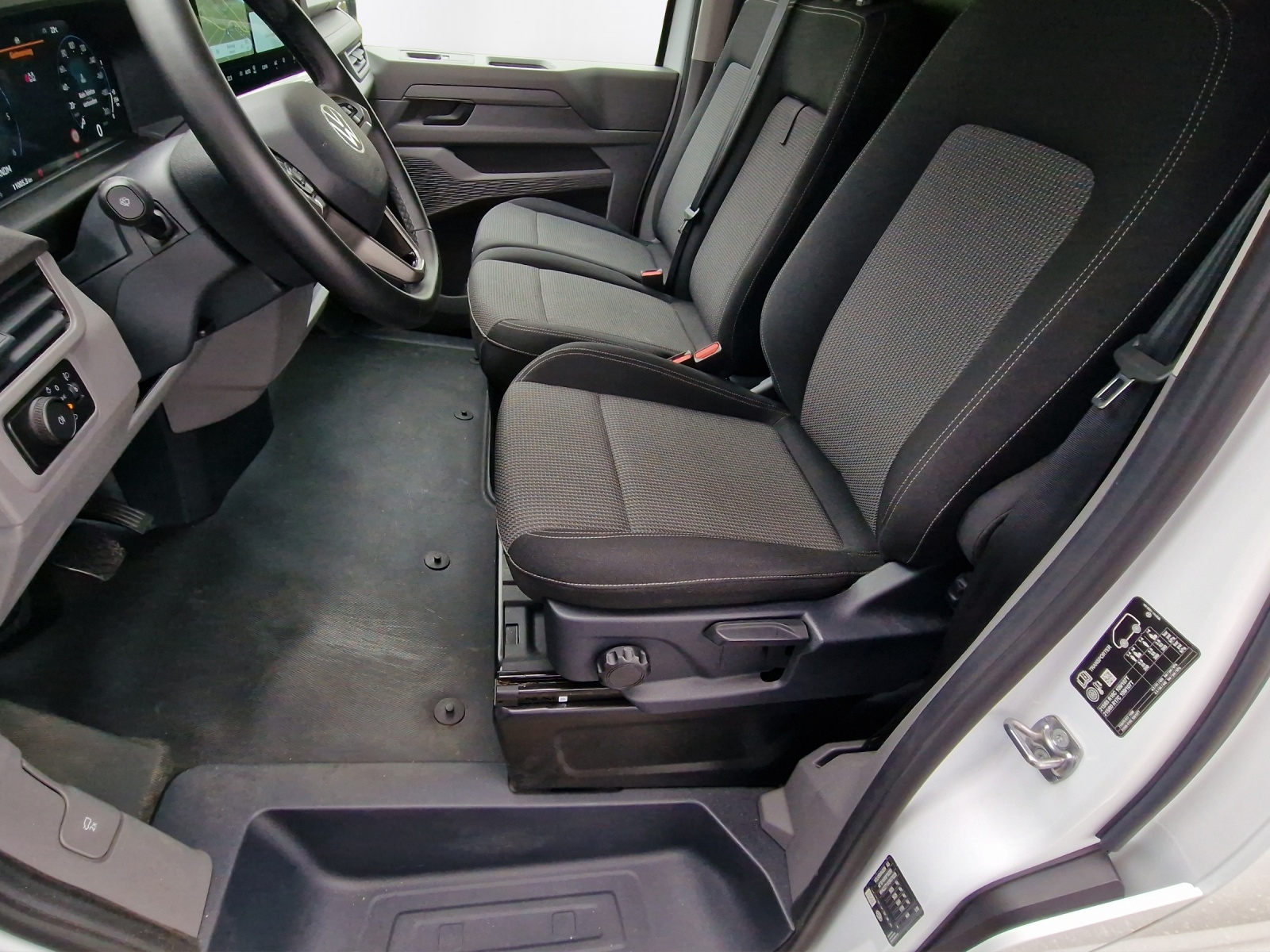 VW Transporter 2.0 TDI Automat-image-9