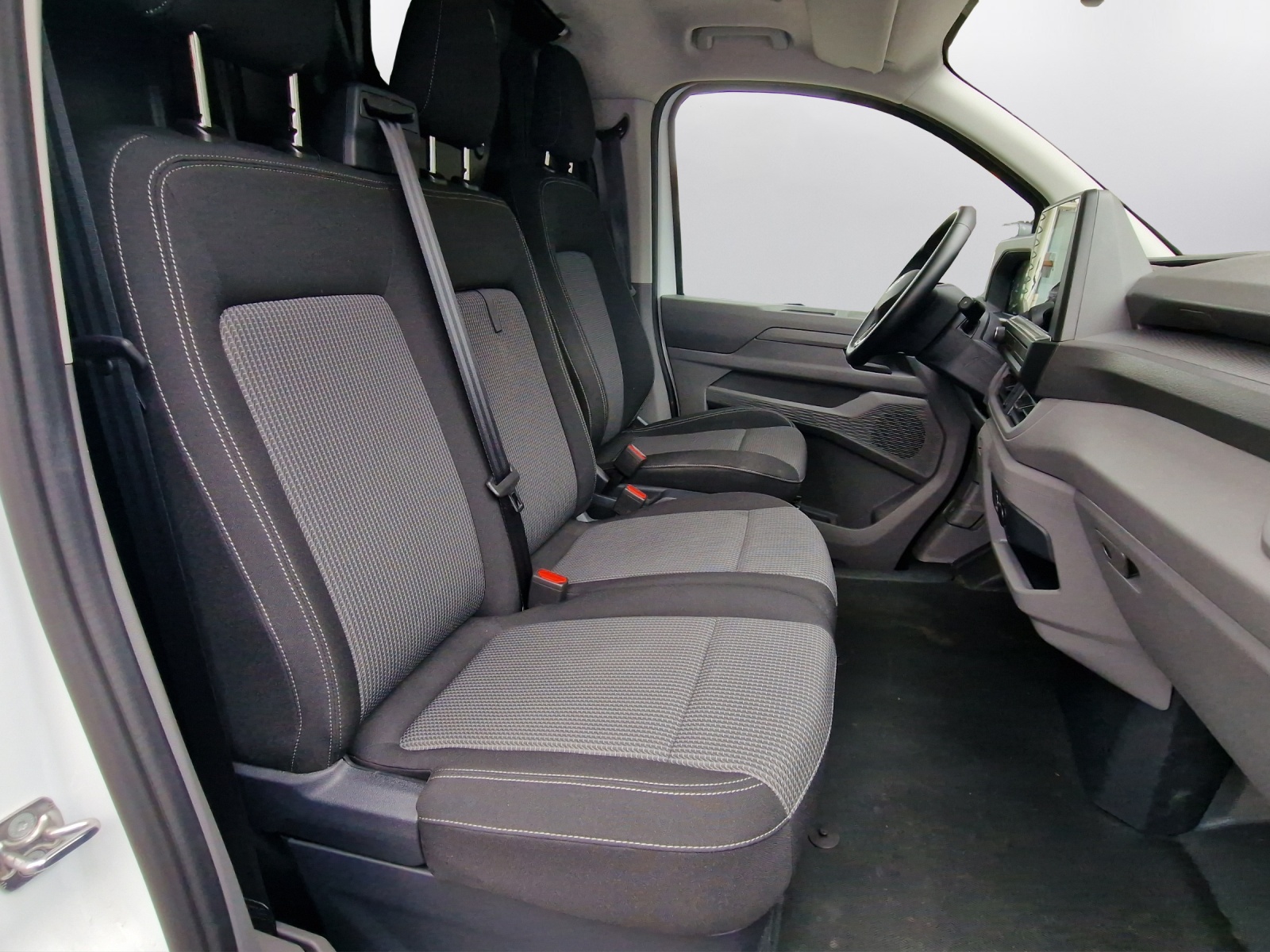 VW Transporter 2.0 TDI Automat-image-13