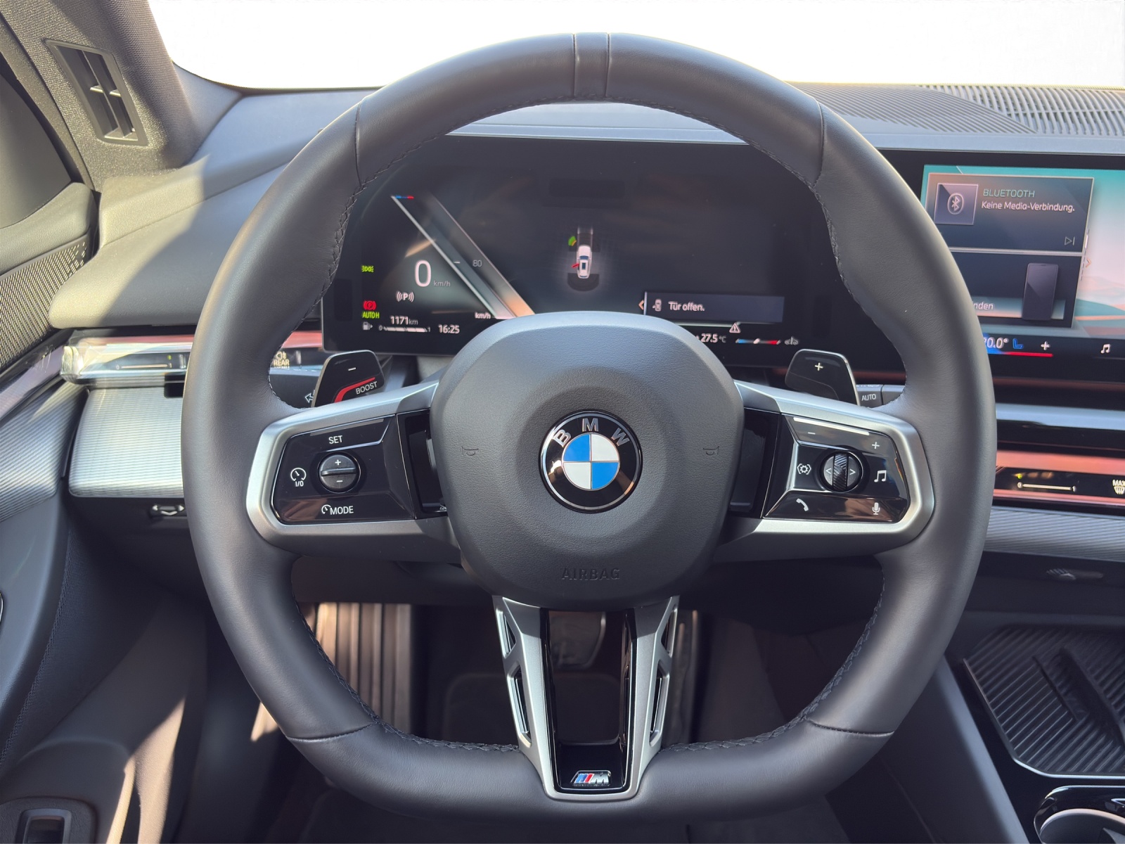 BMW 520d xDrive Touring-image-10