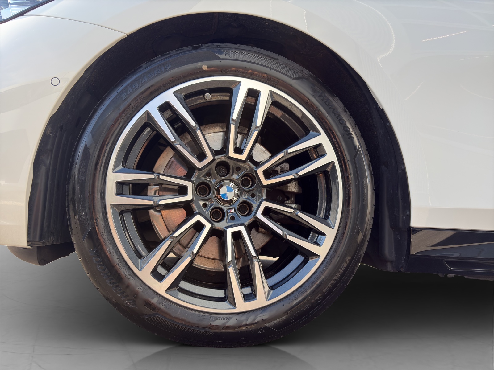 BMW 520d xDrive Touring-image-8
