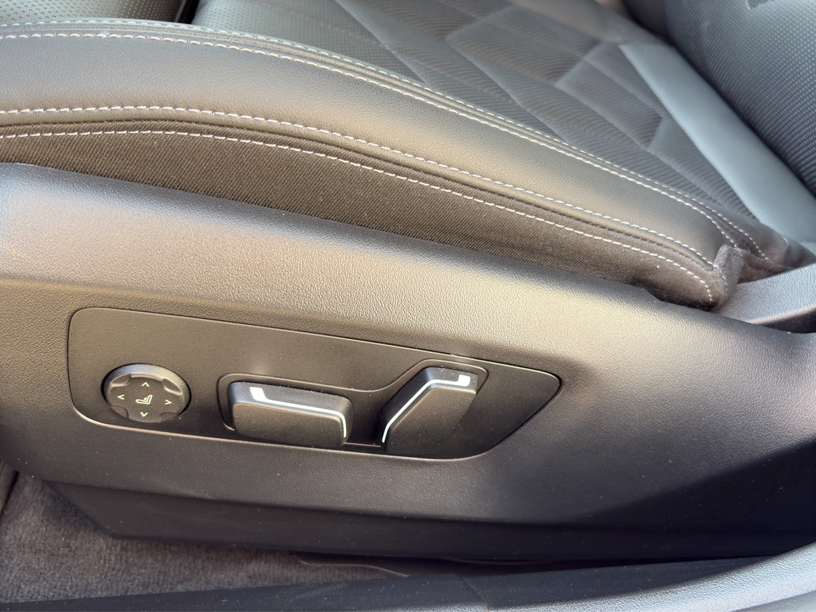 BMW 520d xDrive Touring-image-16