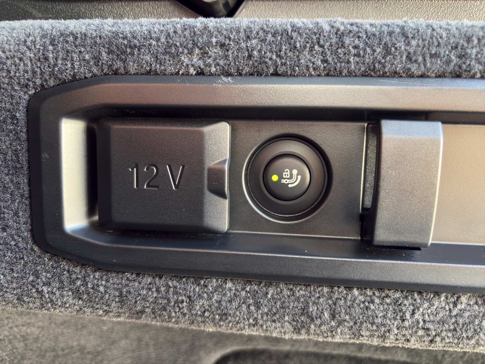 BMW 520d xDrive Touring-image-18