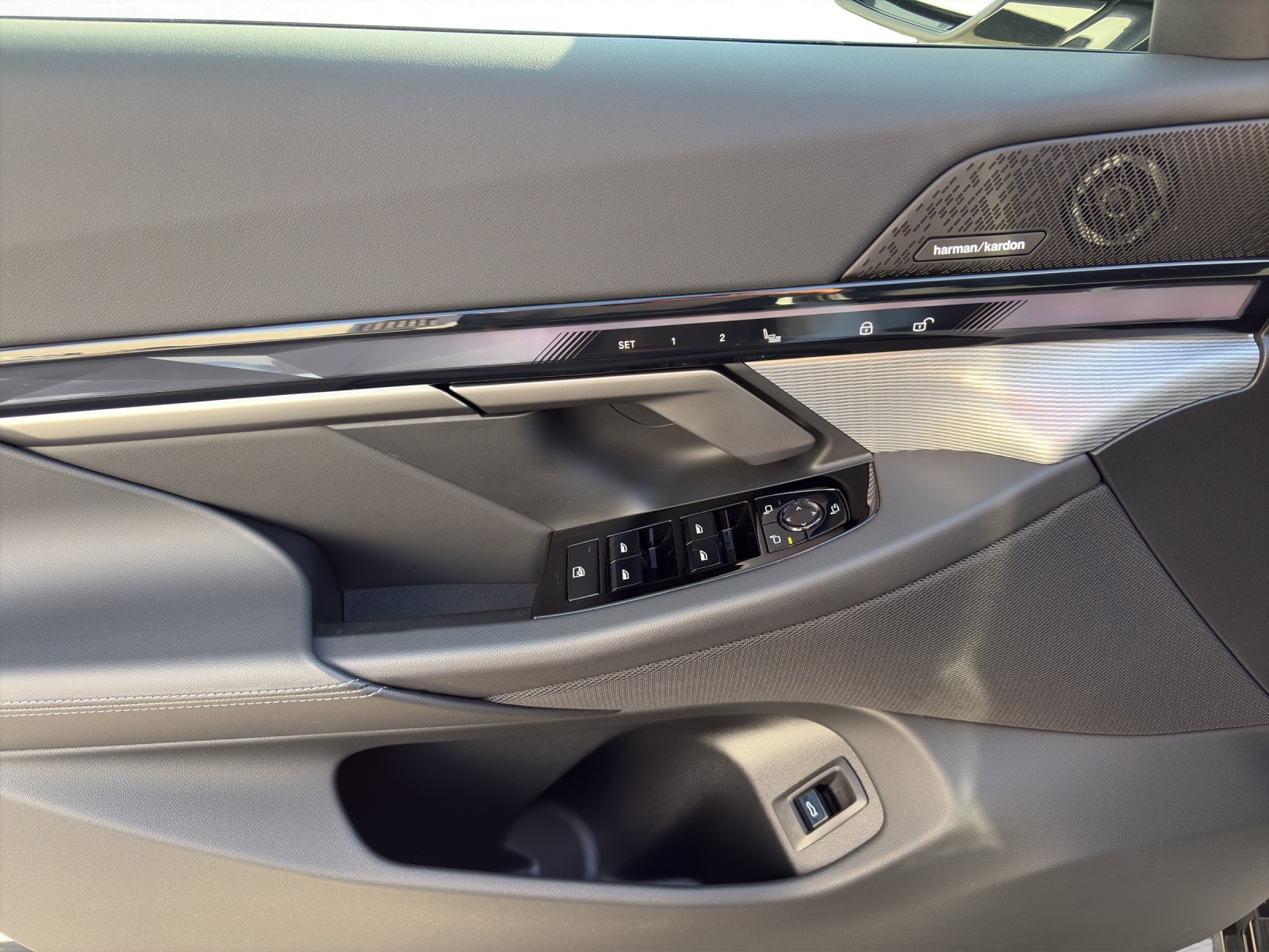 BMW 520d xDrive Touring-image-15