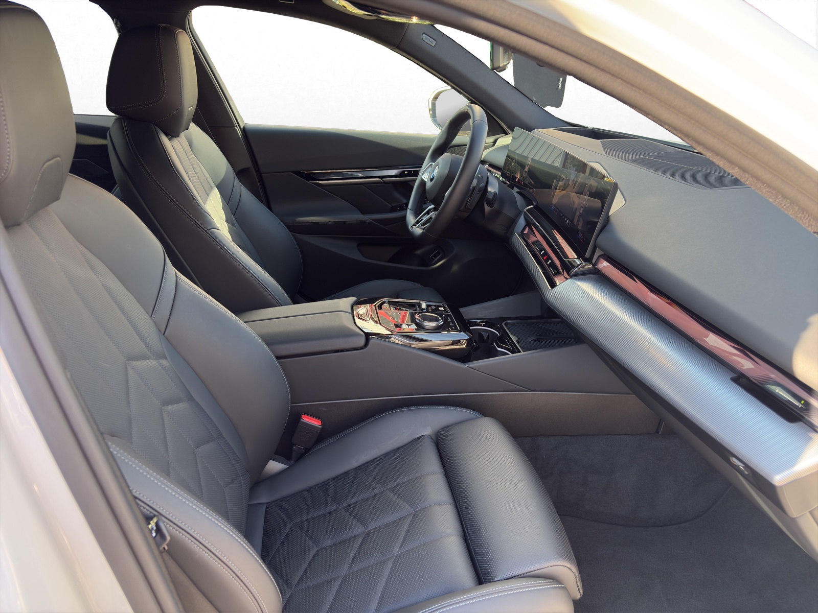 BMW 520d xDrive Touring-image-21
