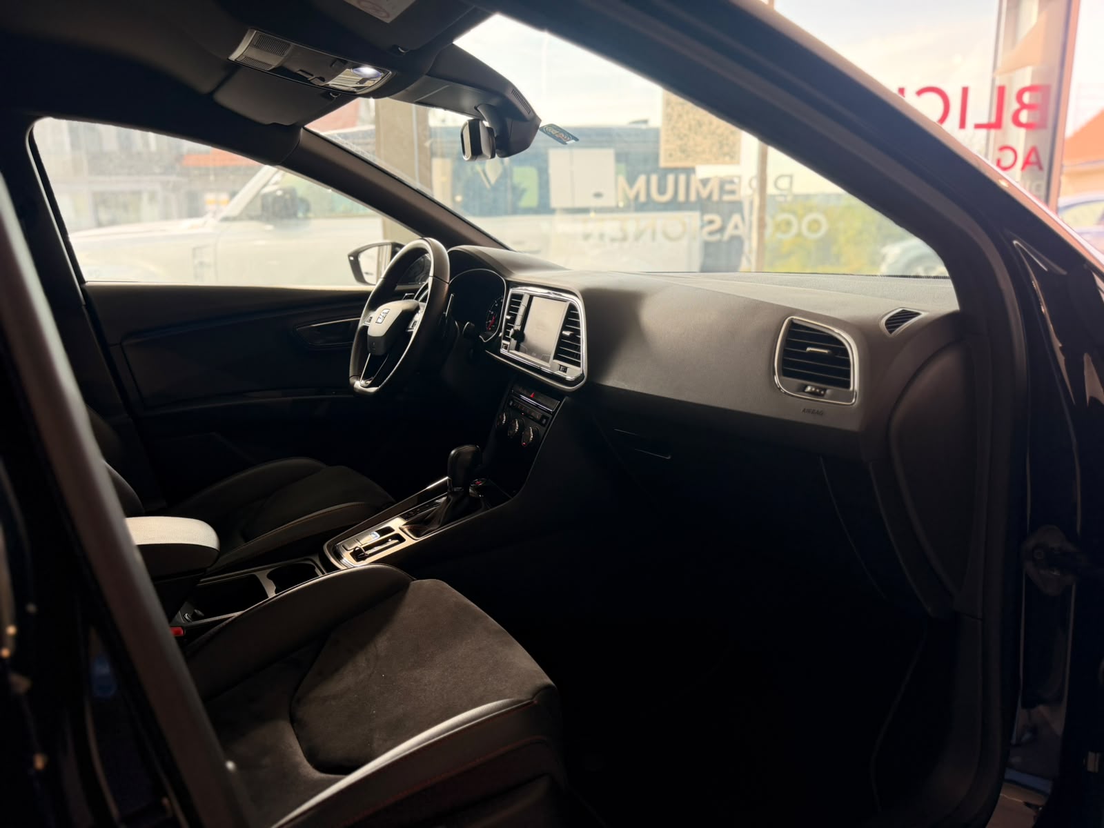SEAT Leon 1.5 TGI FR DSG-image-18
