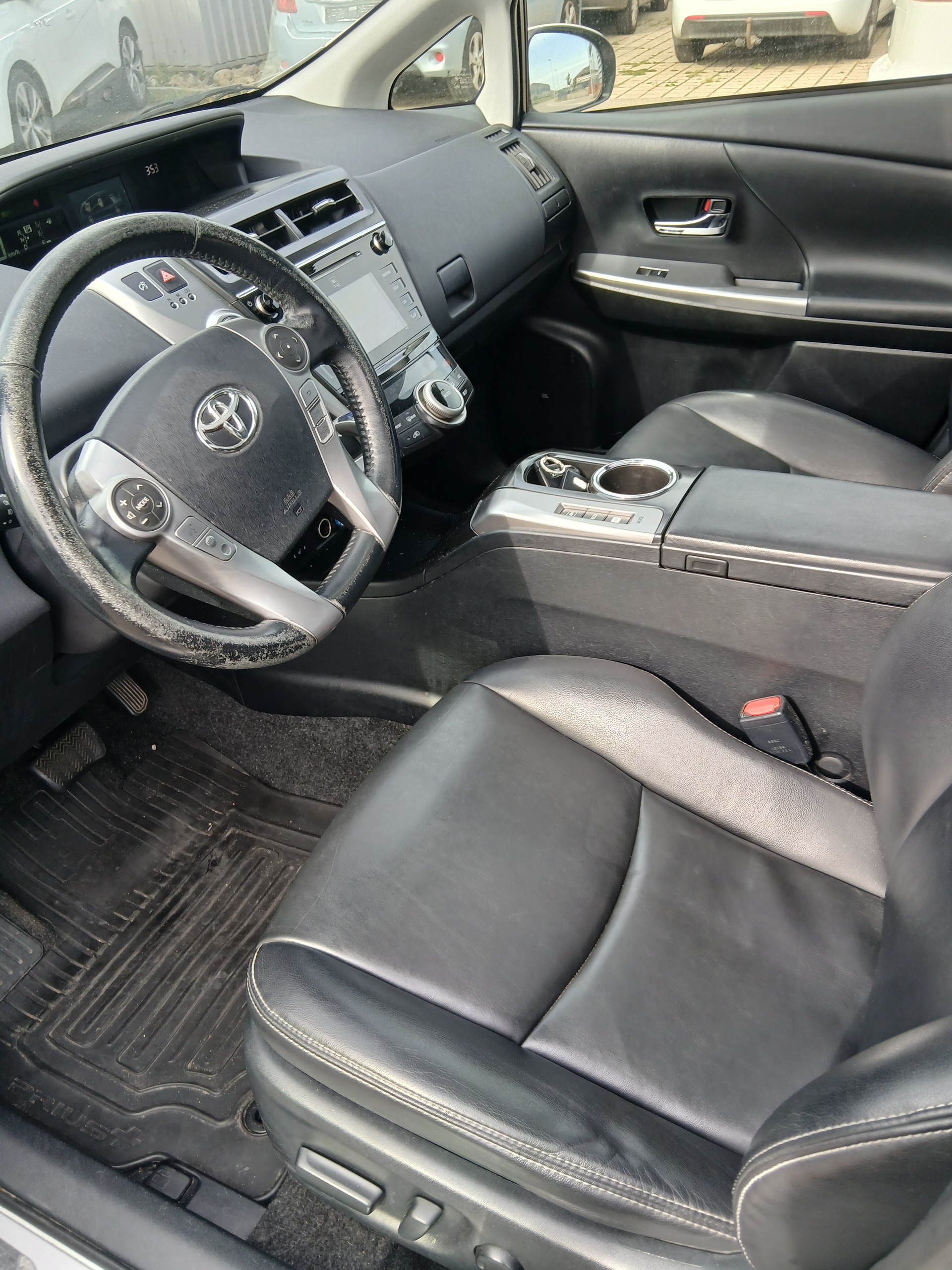 TOYOTA Prius+ 1.8 VVT-i HSD Comfort-image-6