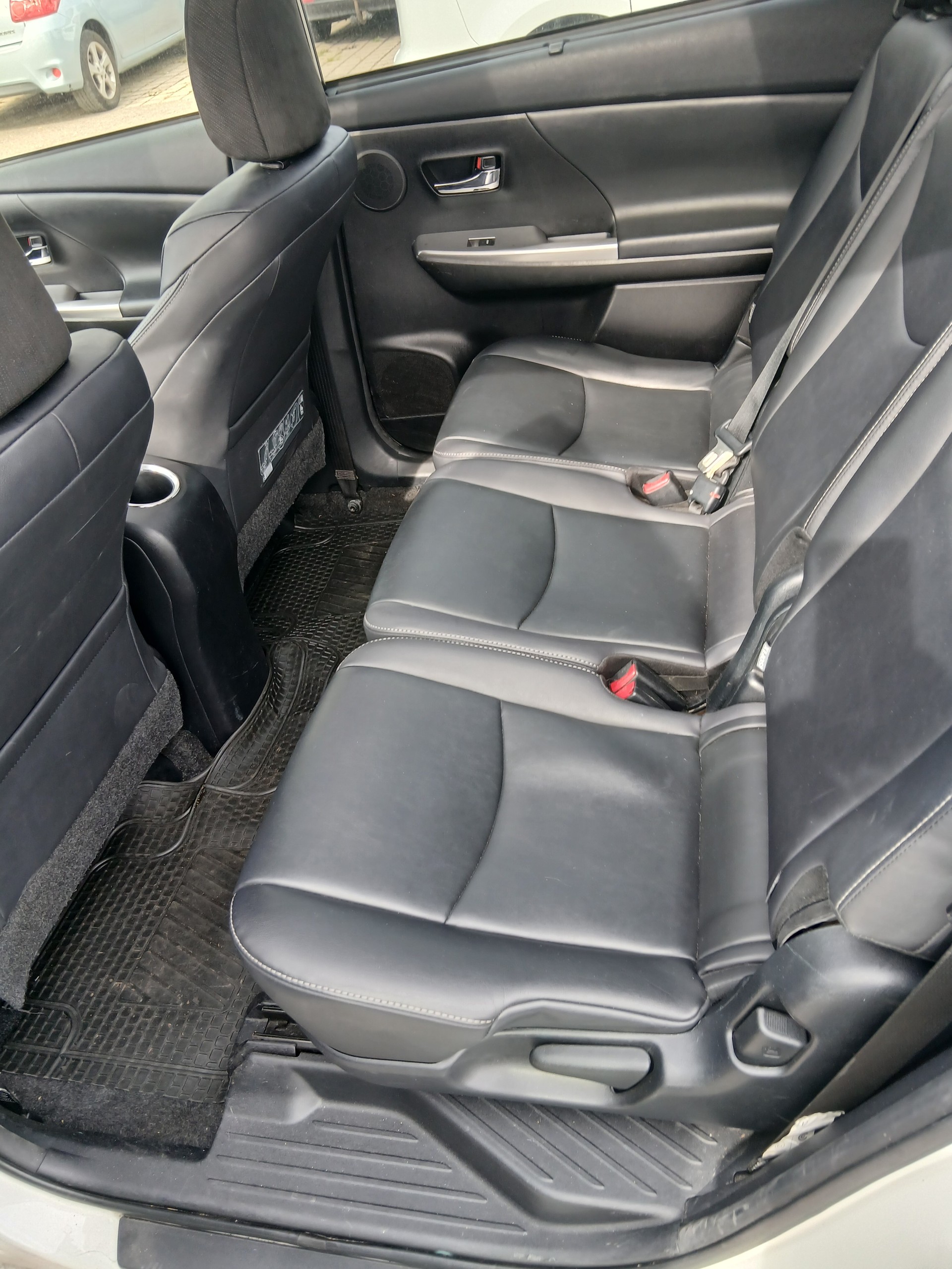 TOYOTA Prius+ 1.8 VVT-i HSD Comfort-image-7