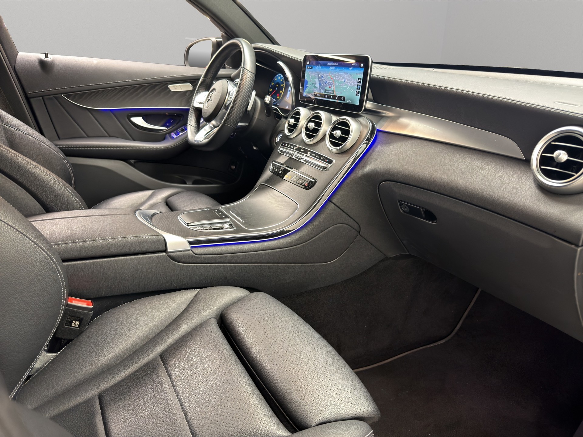 MERCEDES-BENZ GLC-Klasse C253 Coupé GLC 220 d AMG Line 4m-image-12