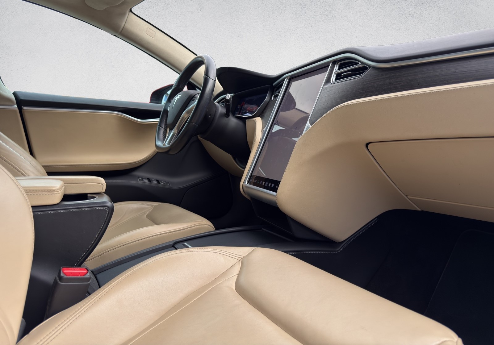 TESLA Model S 90 D-image-14
