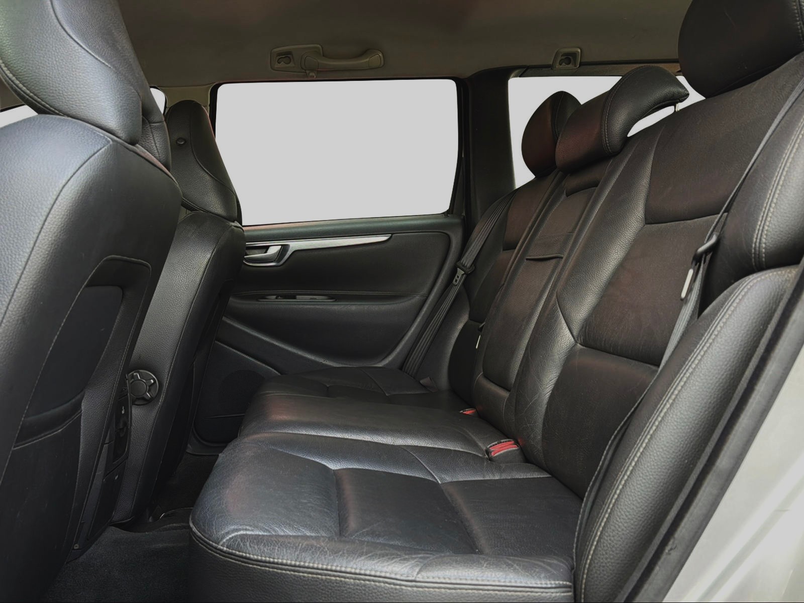 VOLVO V70 D5 Momentum-image-10