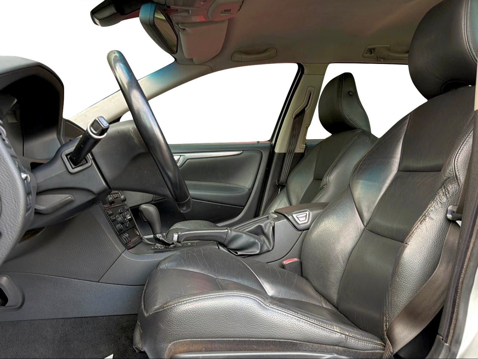 VOLVO V70 D5 Momentum-image-8