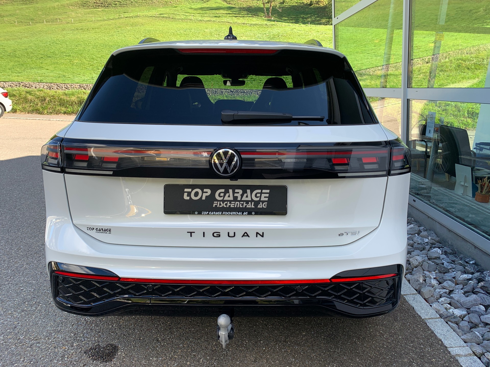 VW Tiguan 2.0 TSI DSG R-Line 4Motion-image-5