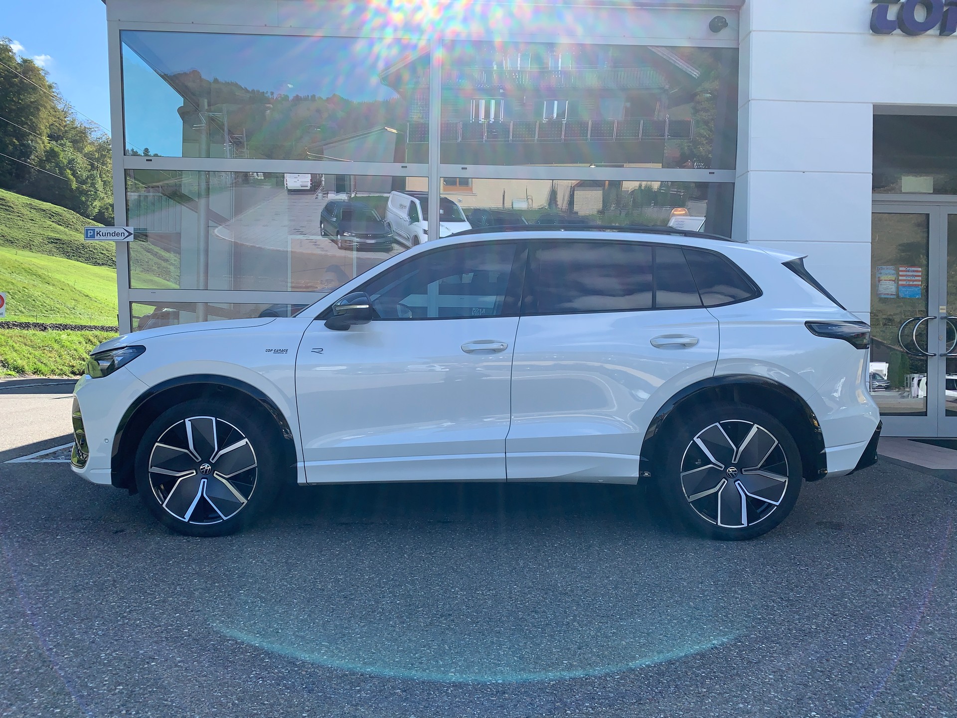 VW Tiguan 2.0 TSI DSG R-Line 4Motion-image-3