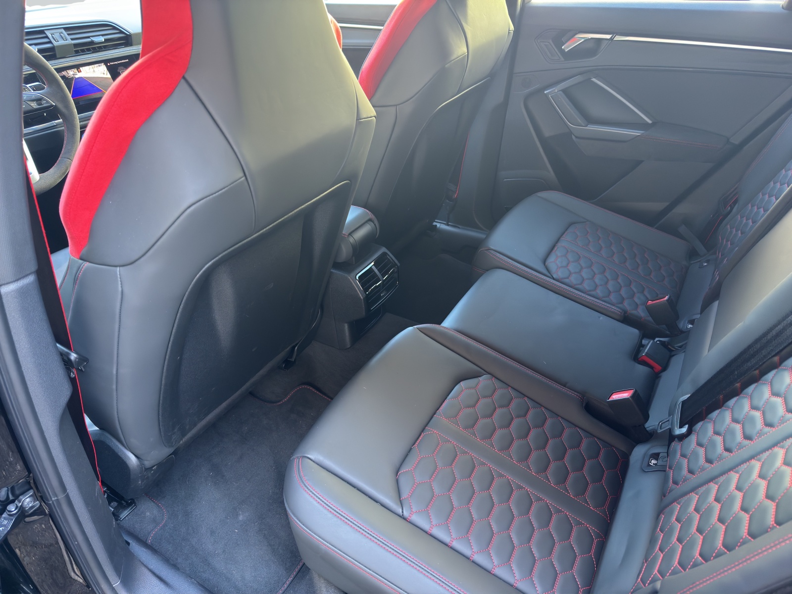 AUDI RS Q3-image-6