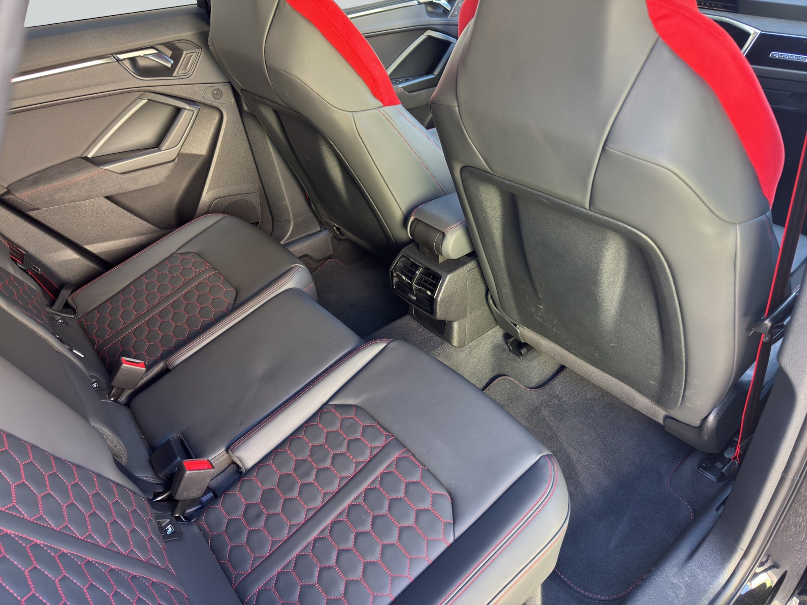 AUDI RS Q3-image-8