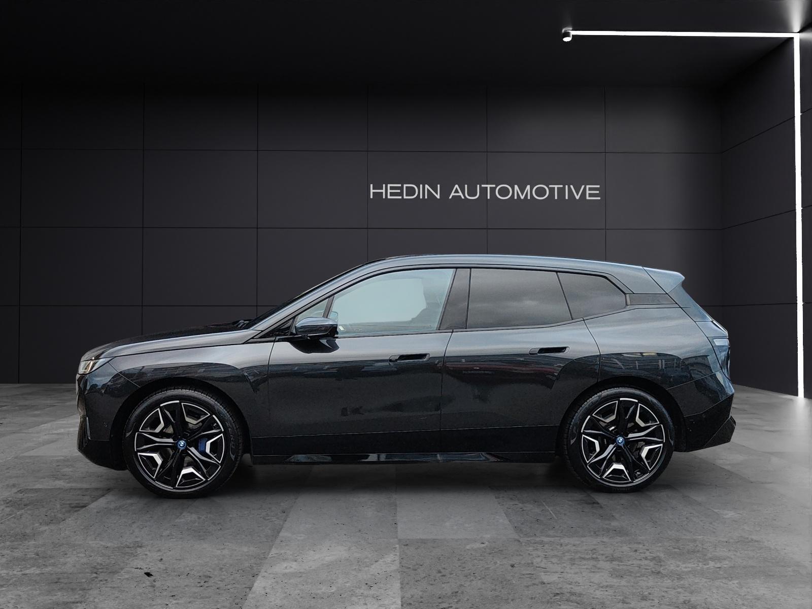 BMW iX I20 xDrive50-showroom-element-1