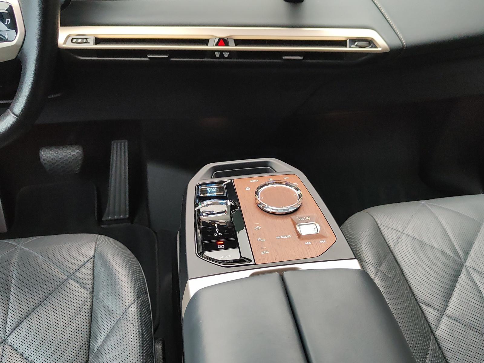 BMW iX I20 xDrive50-image-12