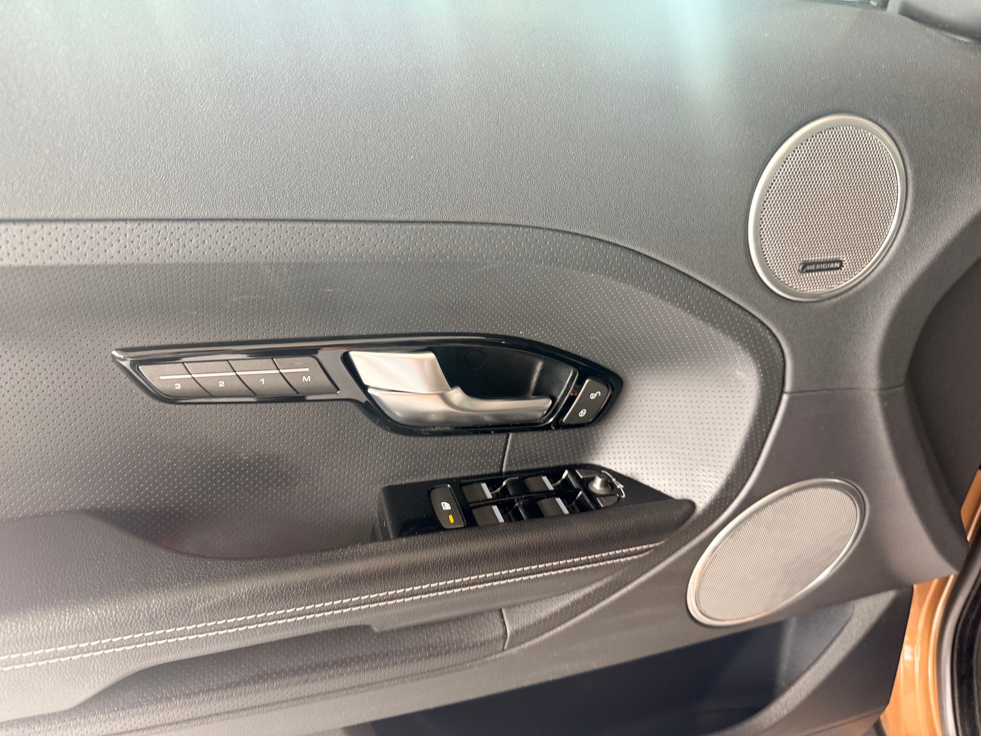 LAND ROVER Range Rover Evoque 2.0 Si4 Dynamic AT9-image-10