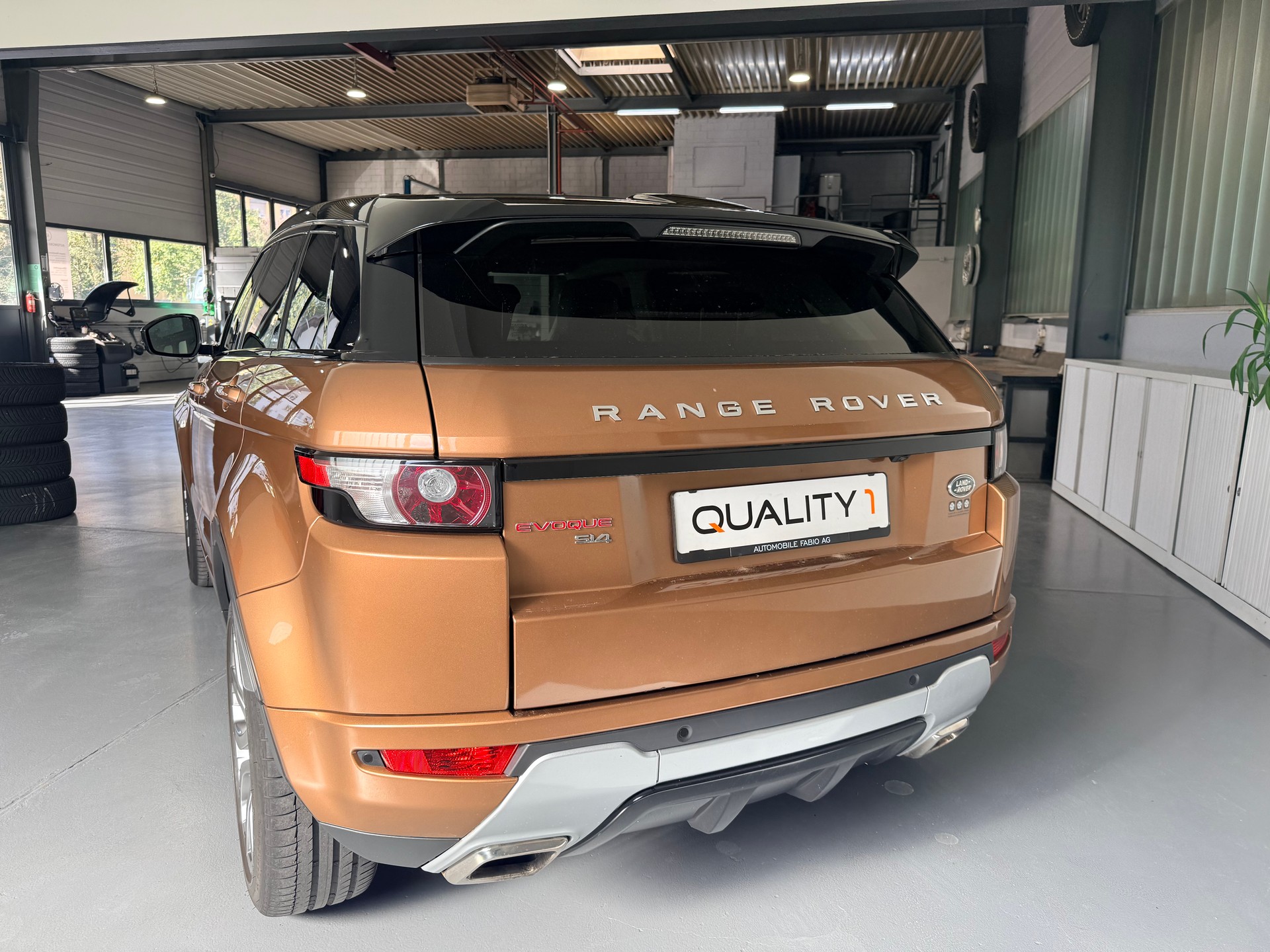 LAND ROVER Range Rover Evoque 2.0 Si4 Dynamic AT9-image-5