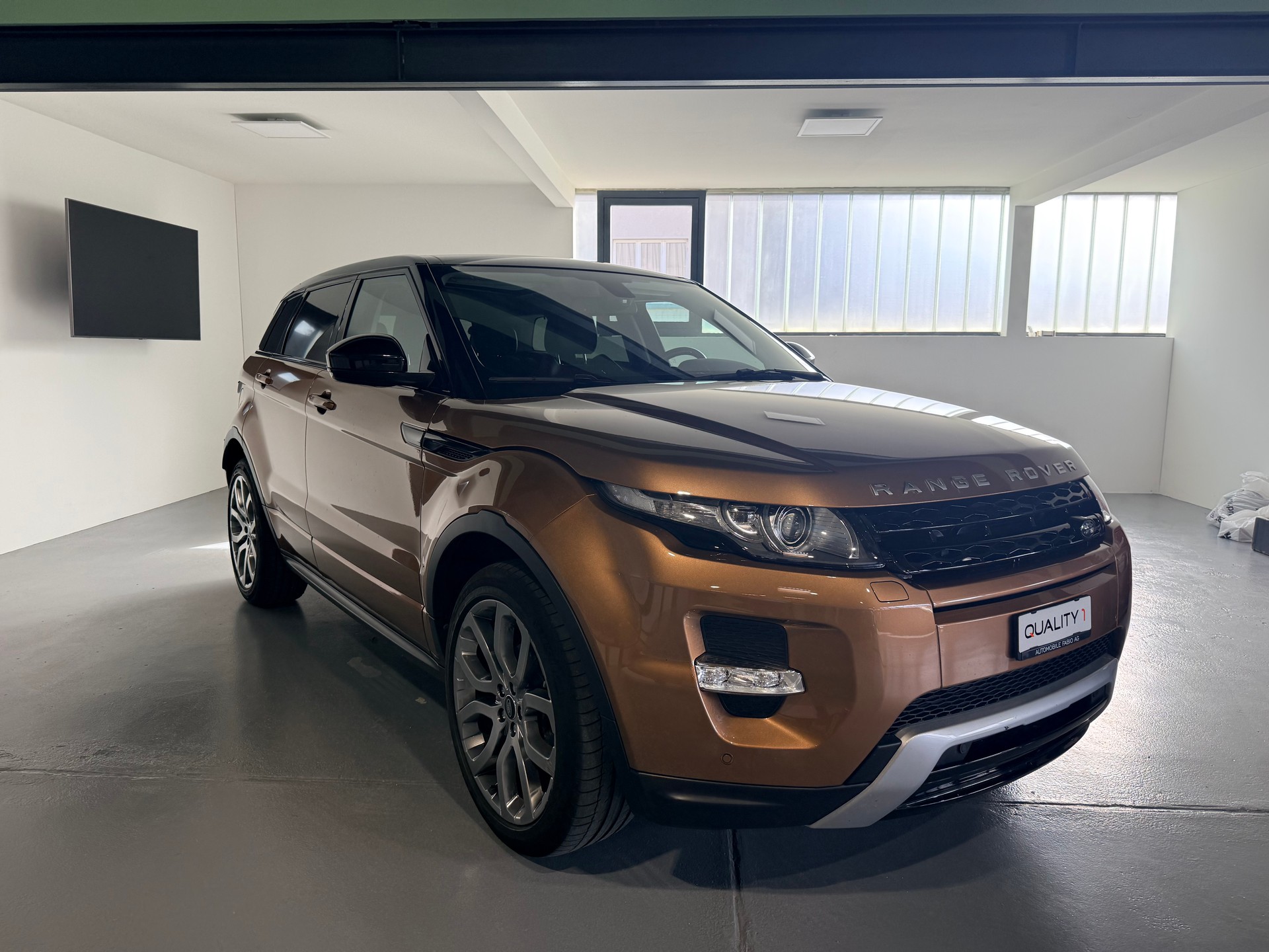 LAND ROVER Range Rover Evoque 2.0 Si4 Dynamic AT9-image-1