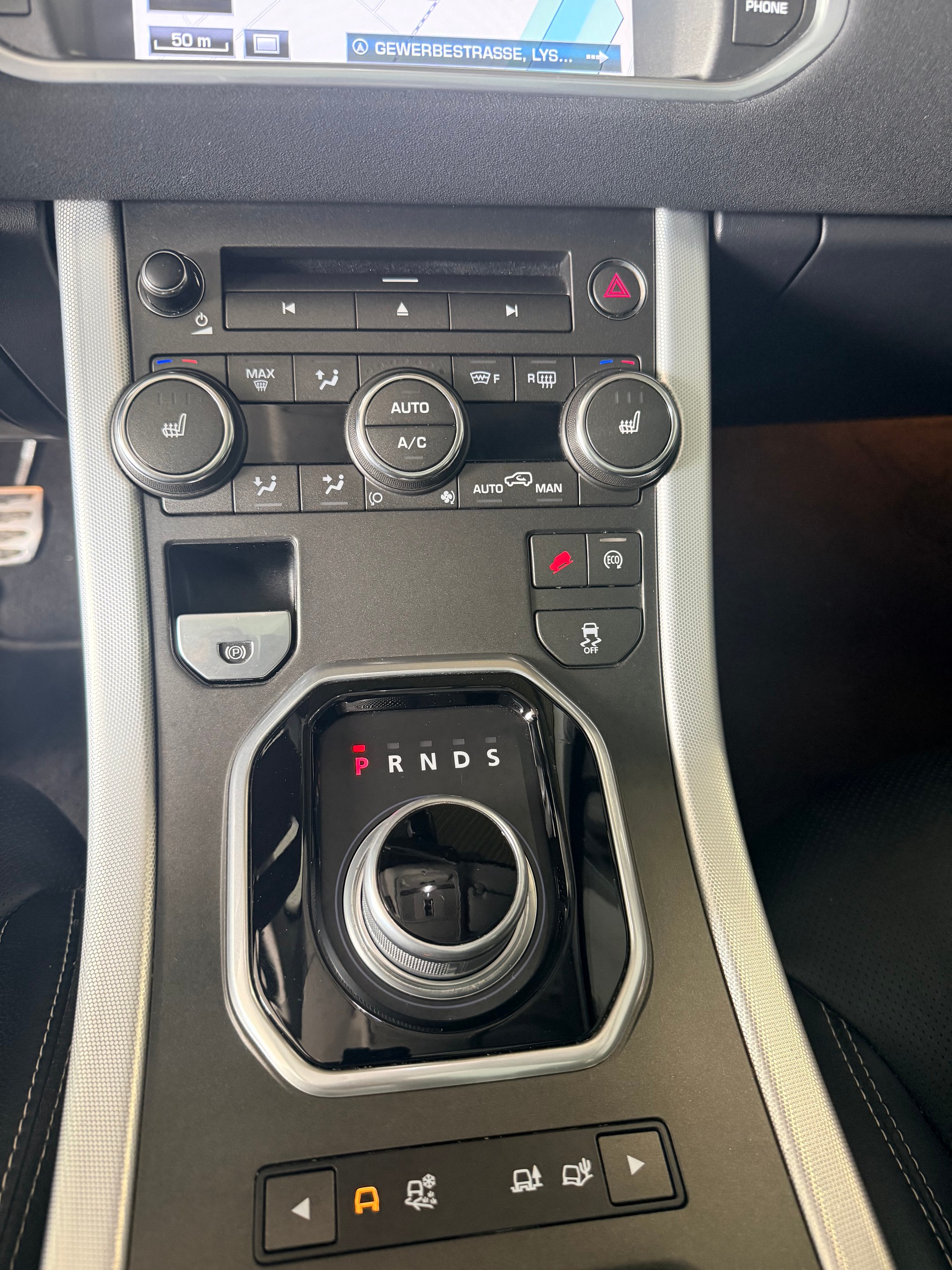 LAND ROVER Range Rover Evoque 2.0 Si4 Dynamic AT9-image-12