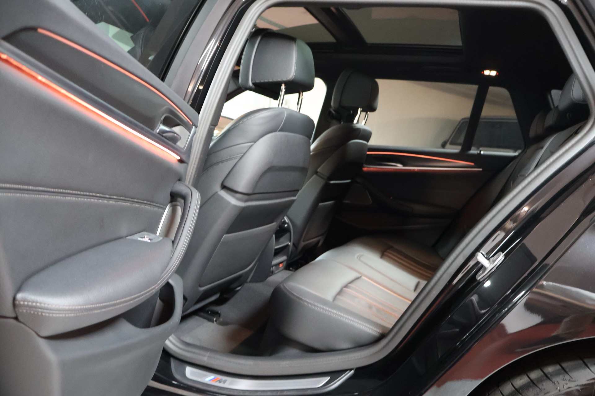 BMW 520d xDrive 48V Touring Pure M Sport Steptronic-image-17