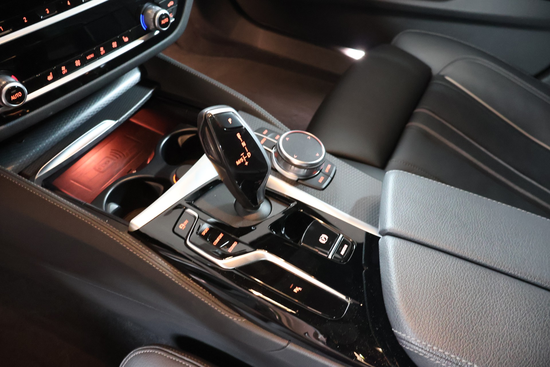 BMW 520d xDrive 48V Touring Pure M Sport Steptronic-image-7