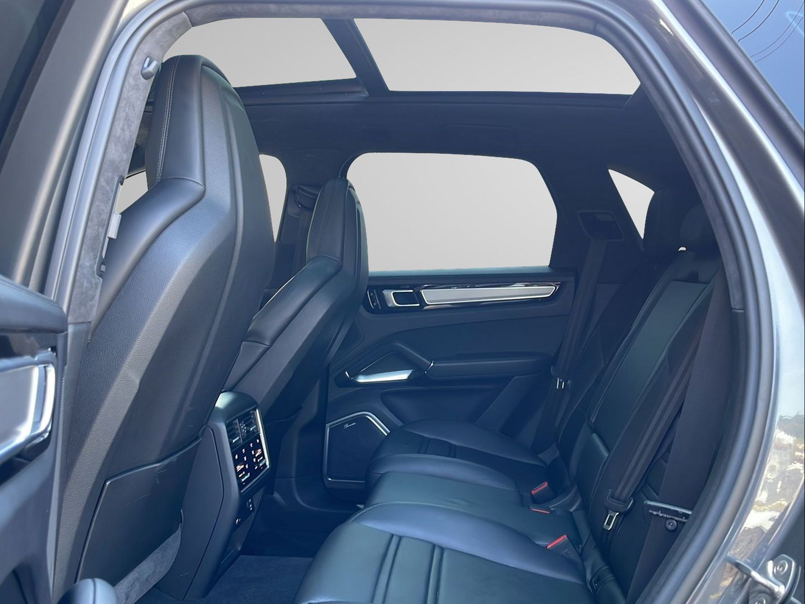 PORSCHE Cayenne Turbo S E-Hybrid-image-14
