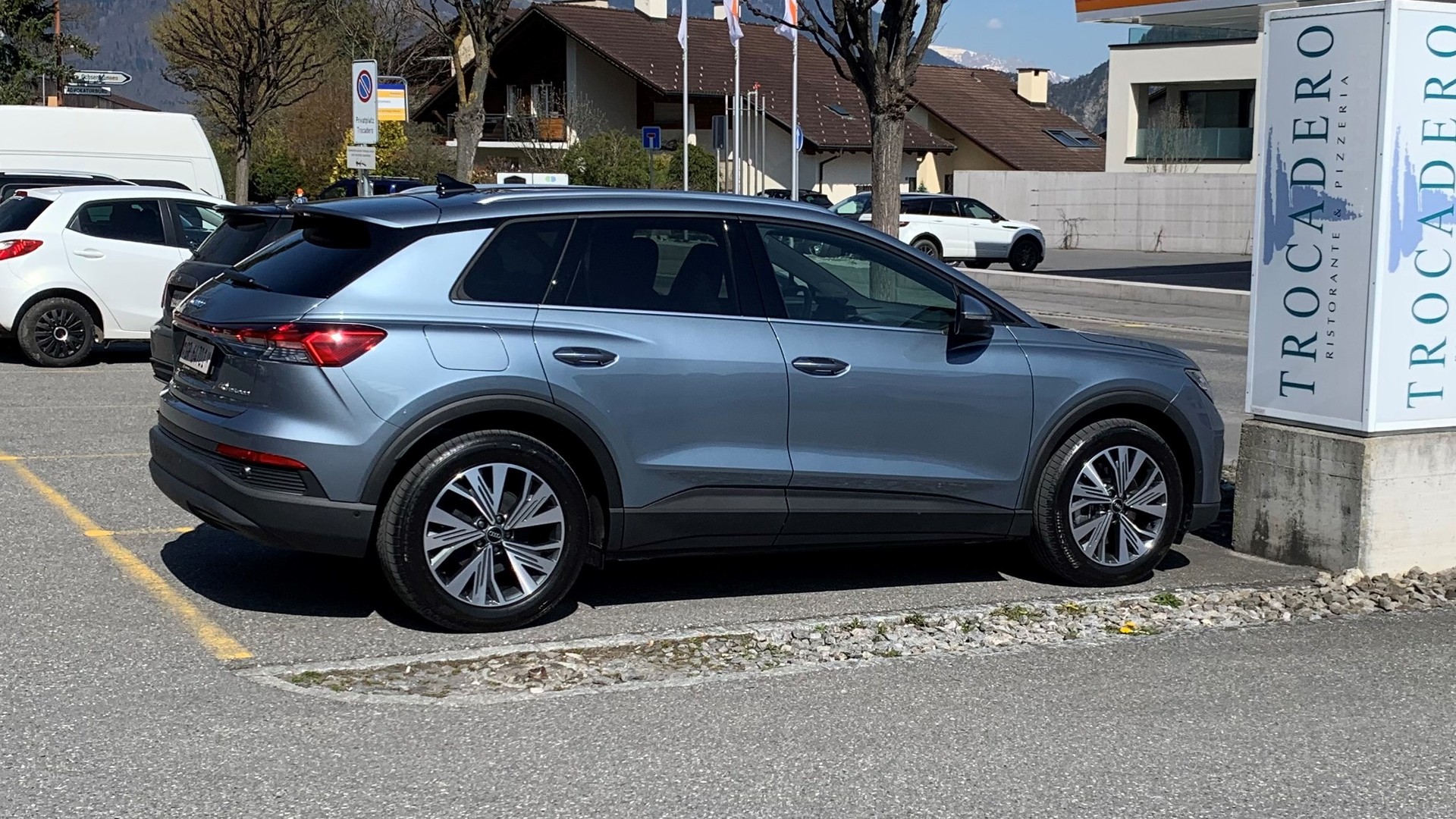 AUDI Q4 e-tron 40-image-0