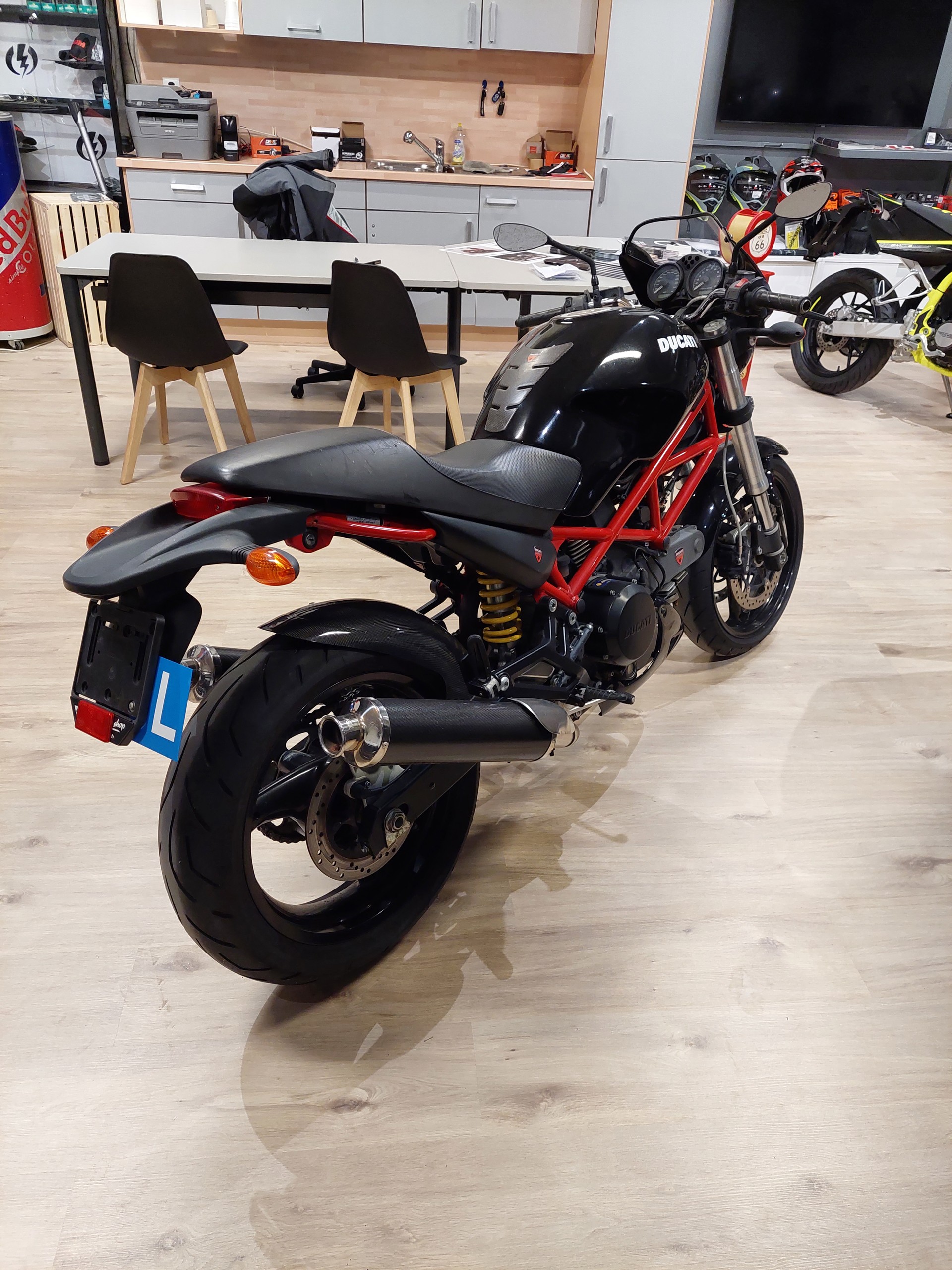 DUCATI Monster 695M-image-4