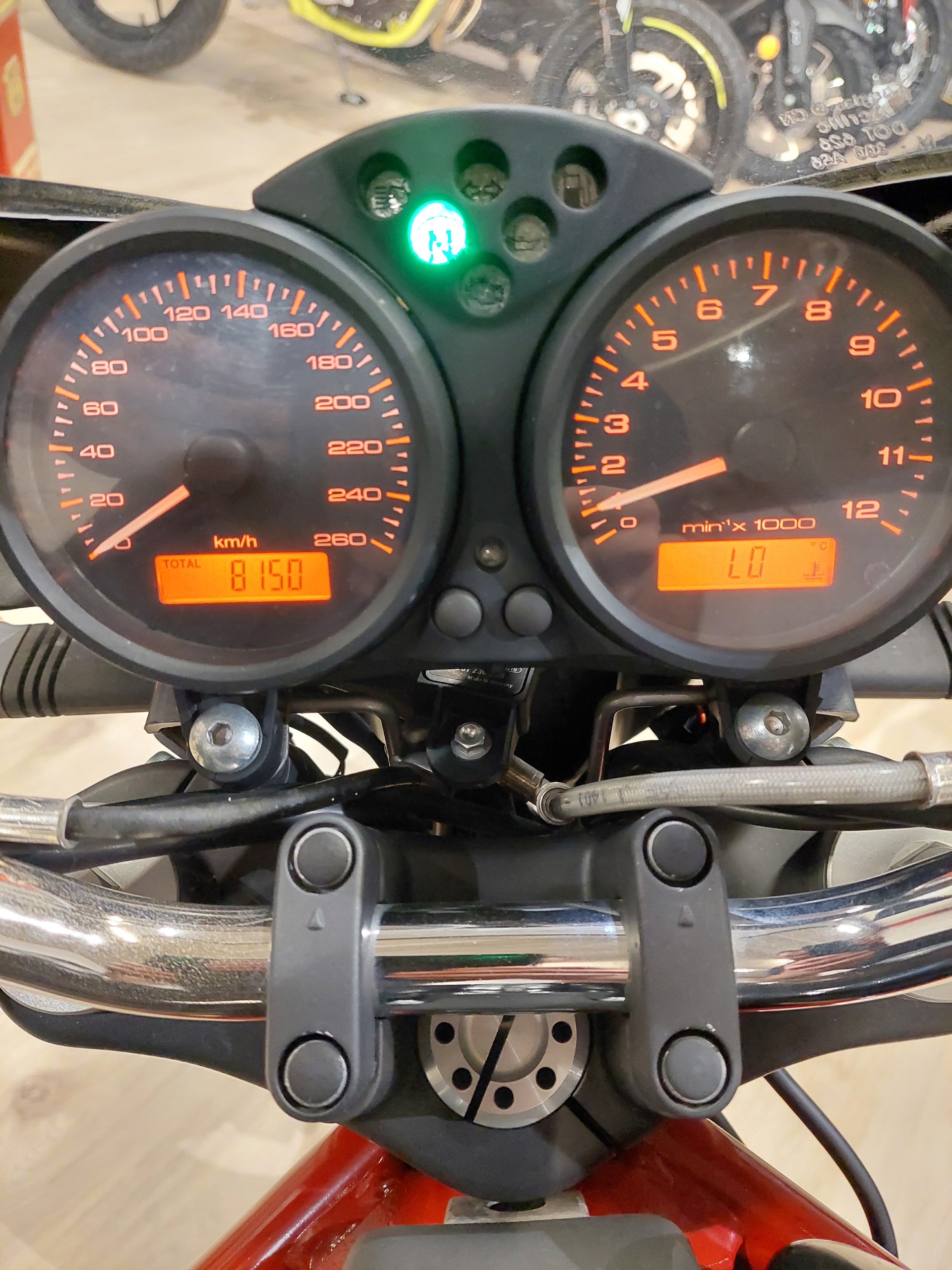 DUCATI Monster 695M-image-2