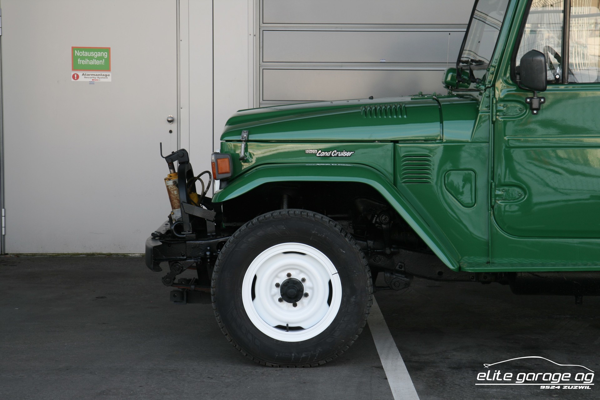 TOYOTA Land Cruiser BJ42-image-9