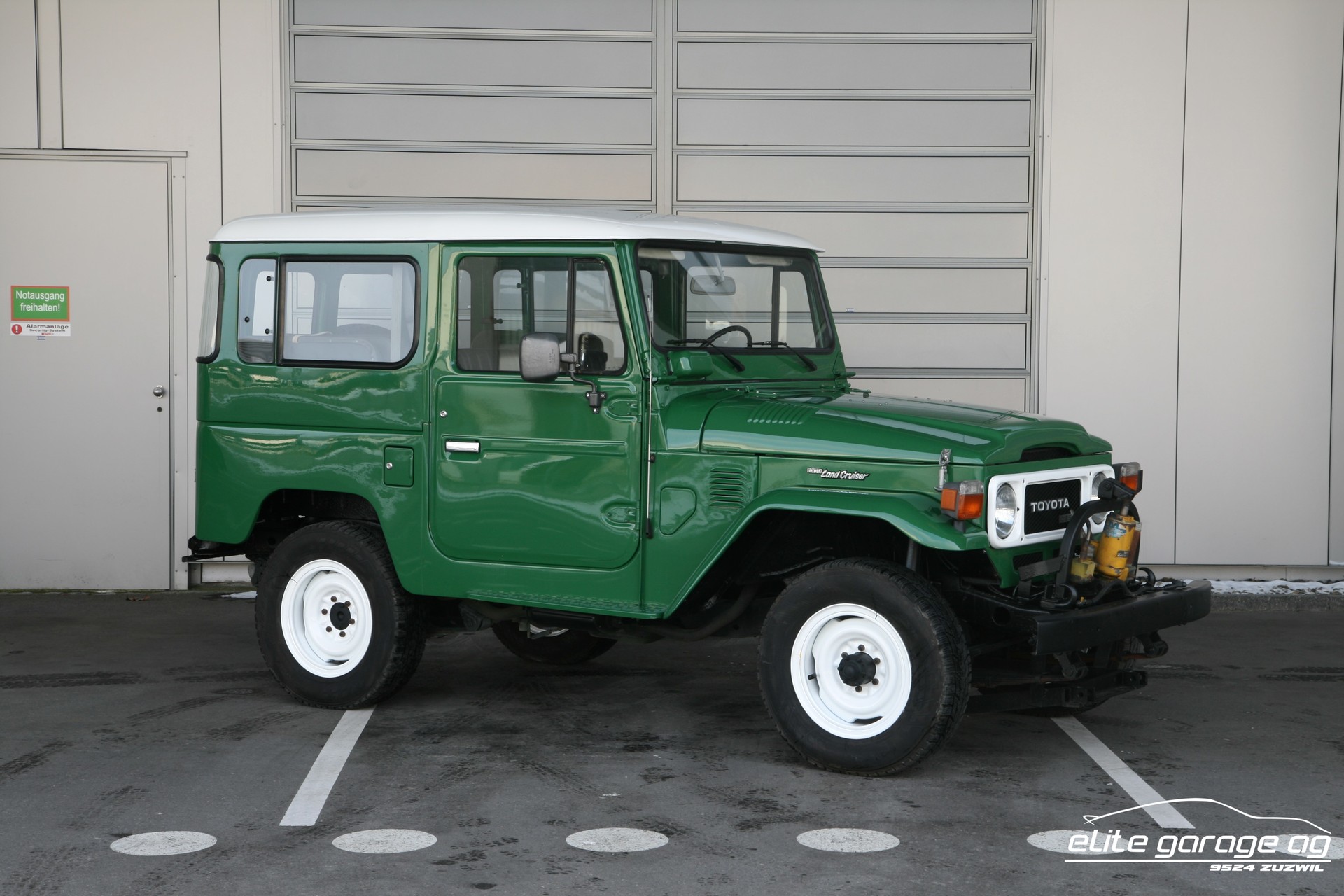 TOYOTA Land Cruiser BJ42-image-6