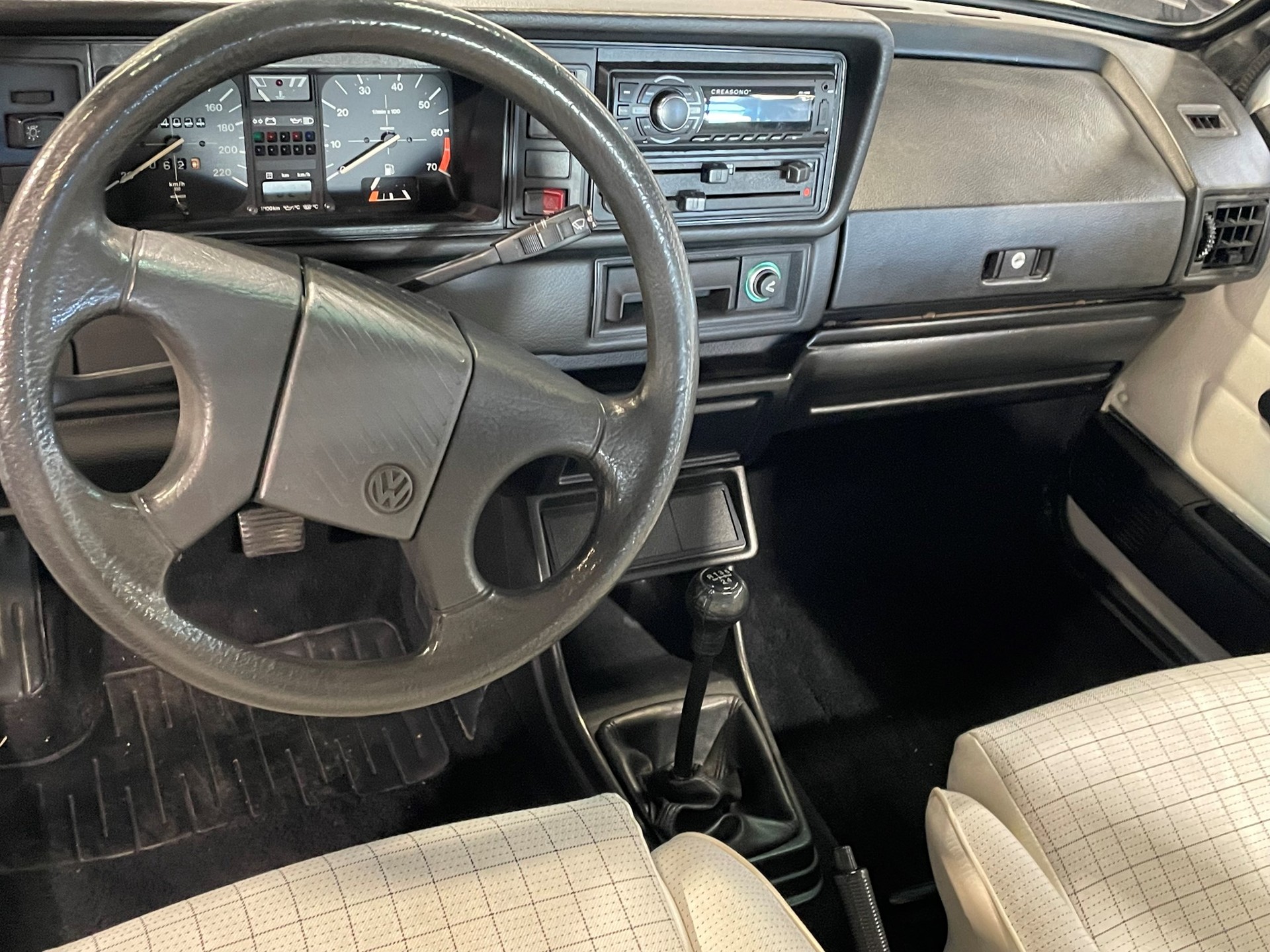 VW GOLF 1-image-10