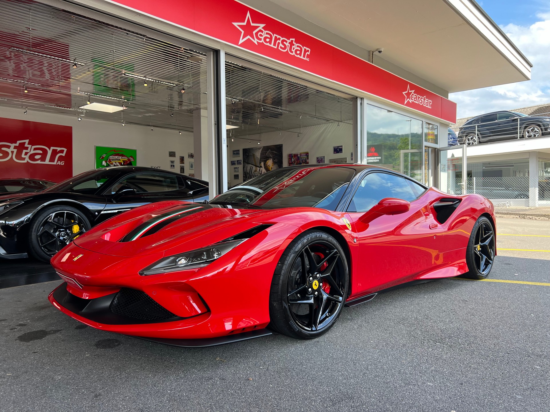 FERRARI F8 Tributo Bi-Color-image-2
