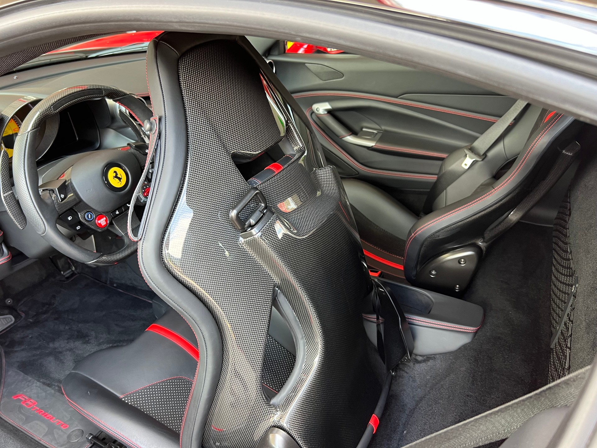 FERRARI F8 Tributo Bi-Color-image-6