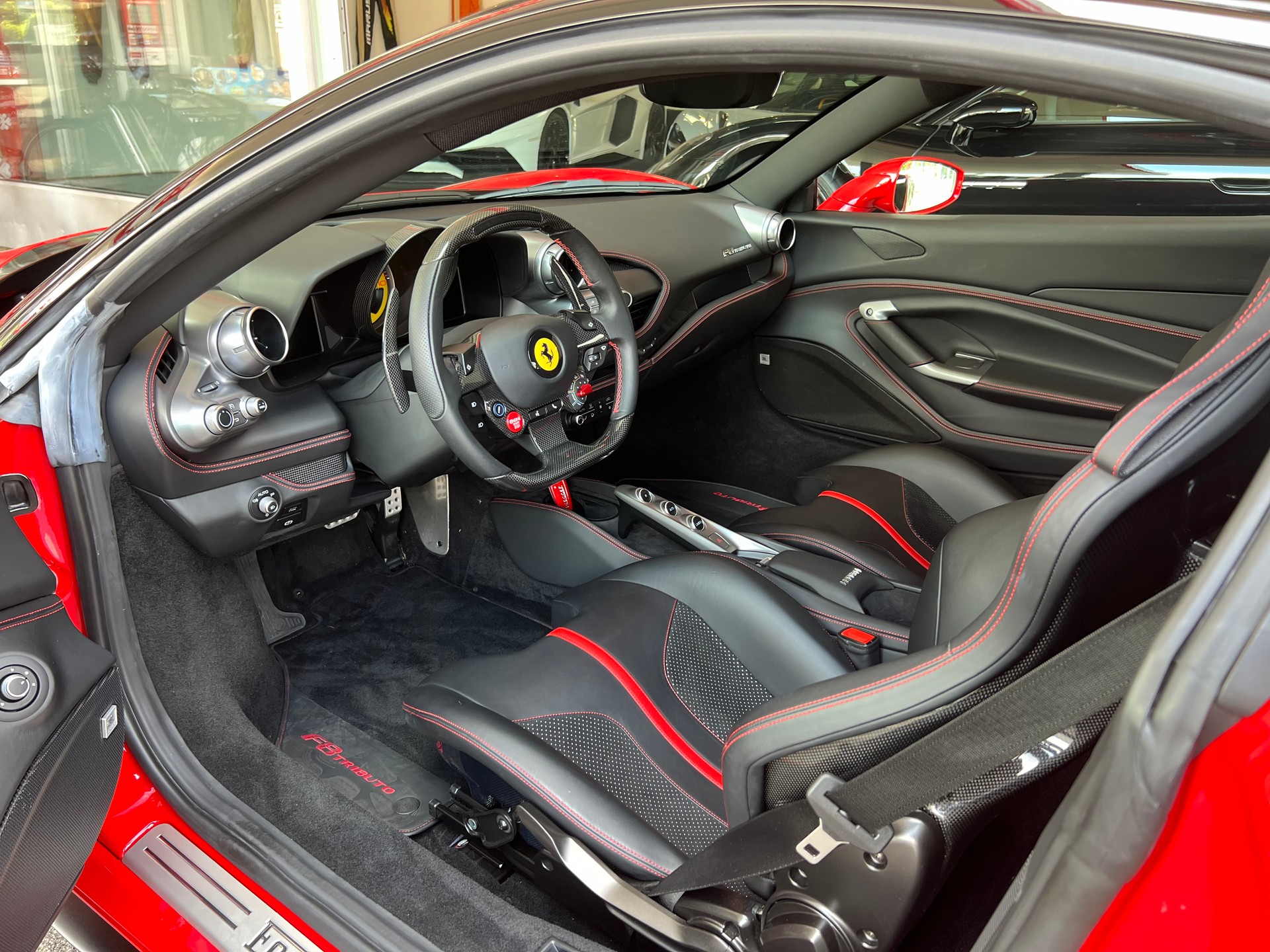 FERRARI F8 Tributo Bi-Color-image-5