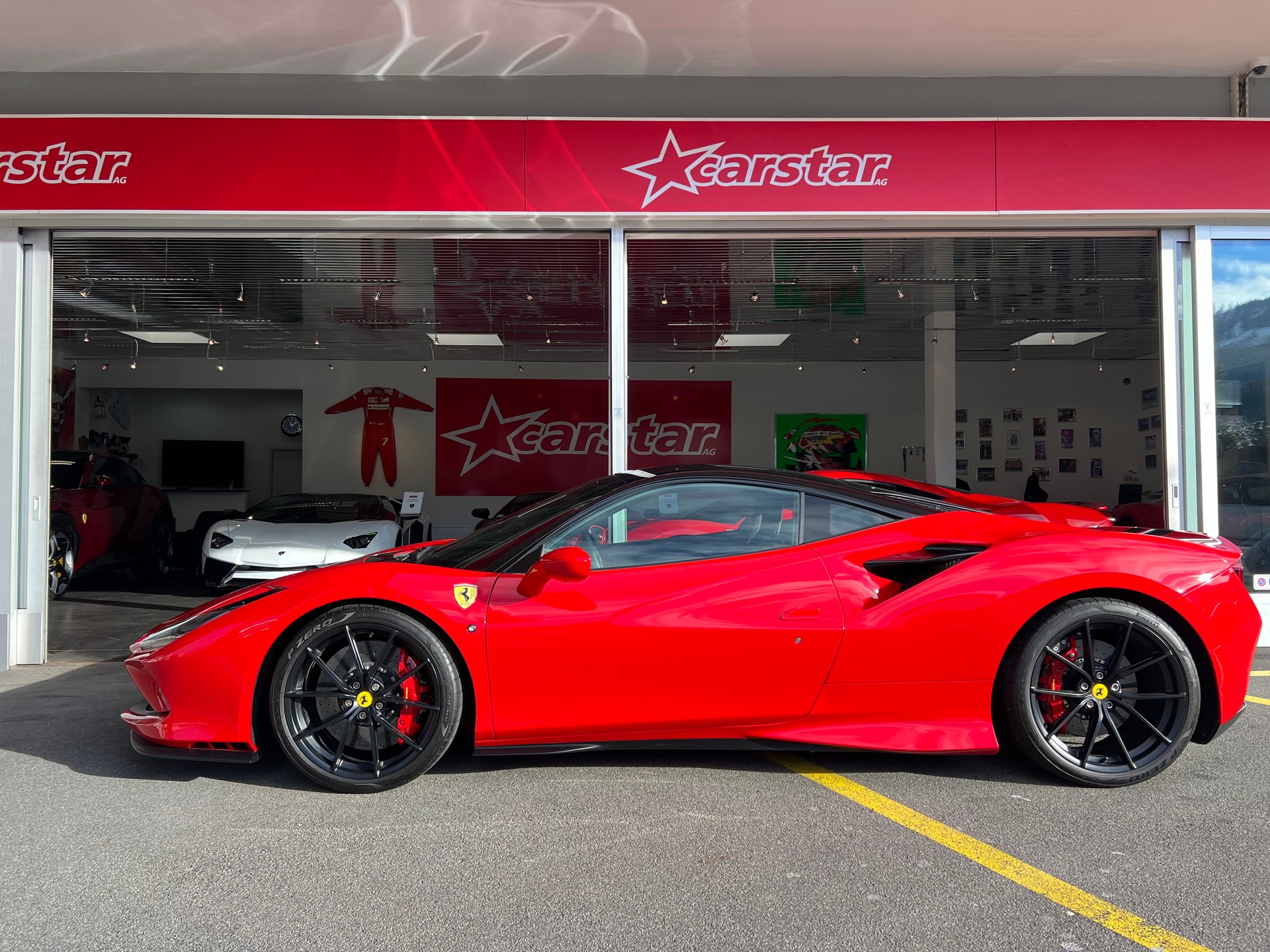 FERRARI F8 Tributo Bi-Color-image-1