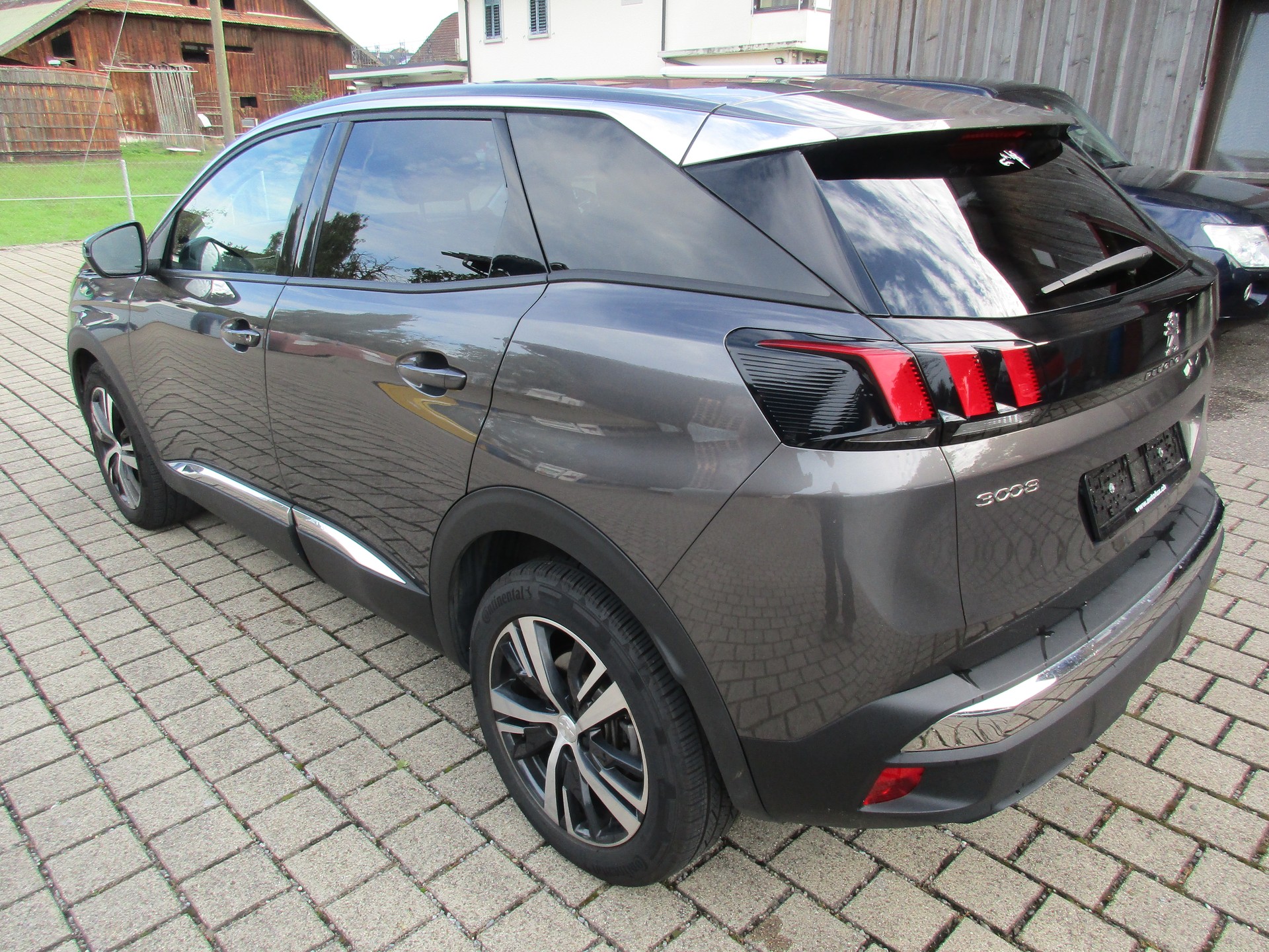 PEUGEOT 3008 1.2 PureTech Allure Pack EAT8-image-1