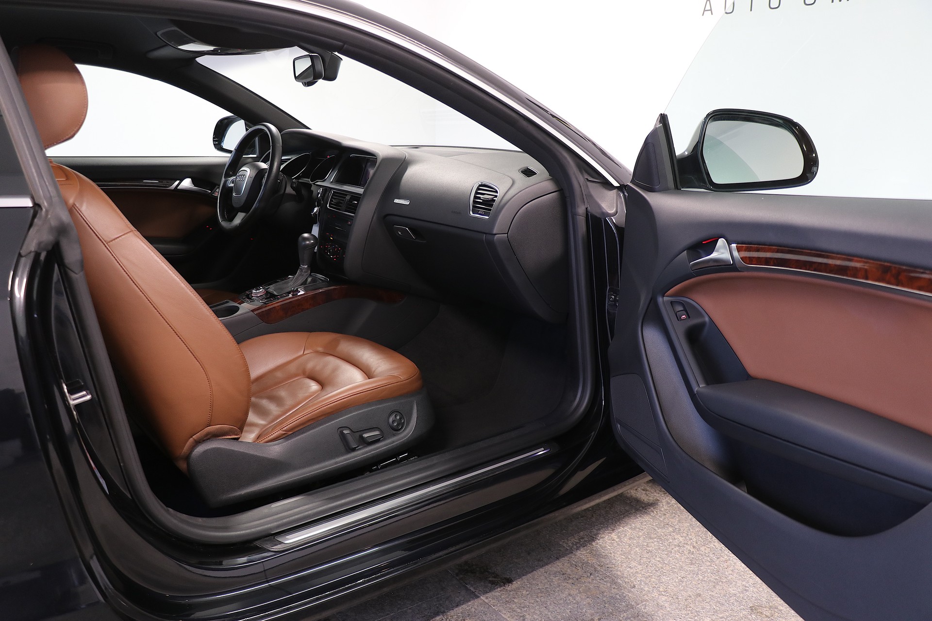 AUDI A5 Coupé 3.2 FSI quattro tiptronic-image-11