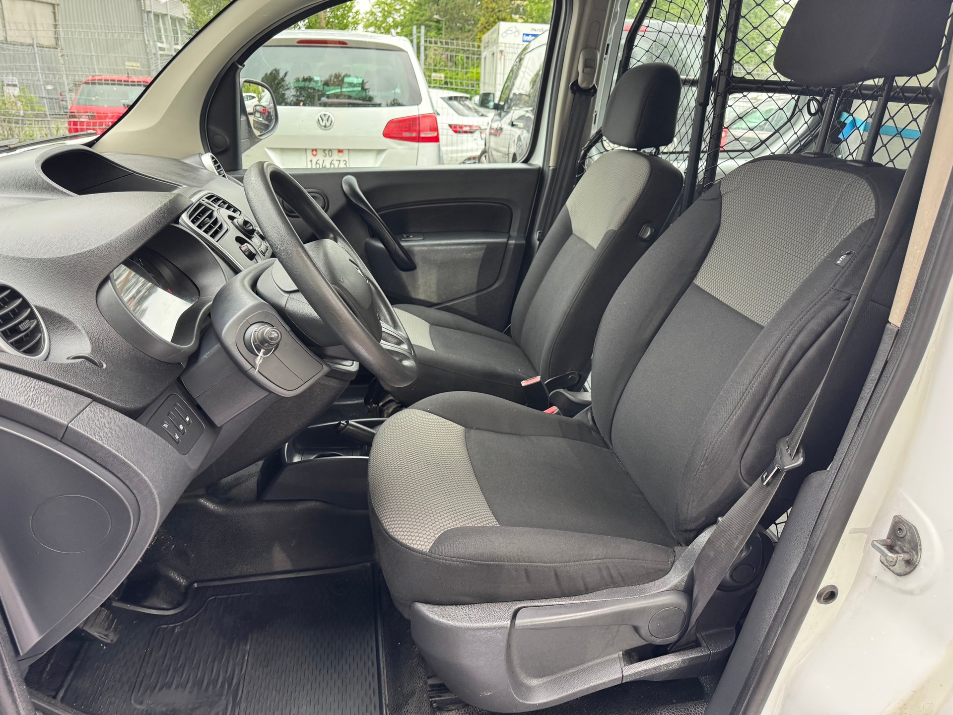 RENAULT Kangoo Medium dCi 95 ENERGY Business * 02xSitzplätz * Klimaanlage * Tempomat * PDC H * Frisch Ab MFK-image-2