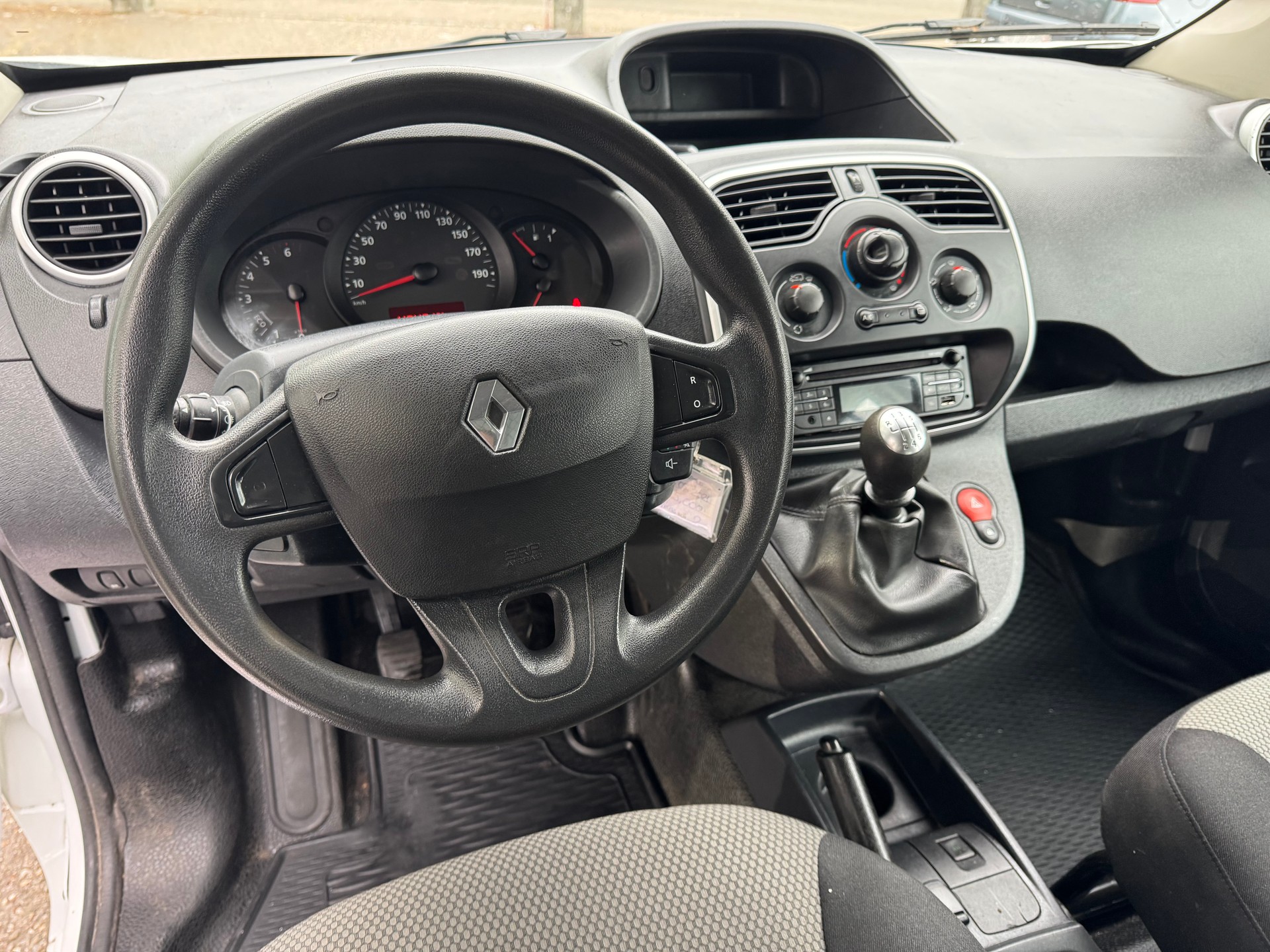 RENAULT Kangoo Medium dCi 95 ENERGY Business * 02xSitzplätz * Klimaanlage * Tempomat * PDC H * Frisch Ab MFK-image-3