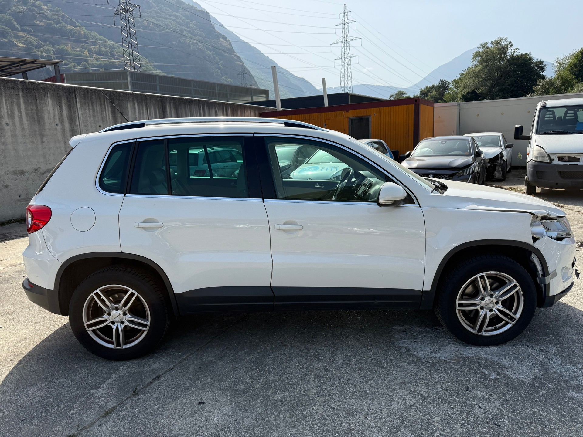 VW Tiguan 2.0 TSI Sport&Style-image-5
